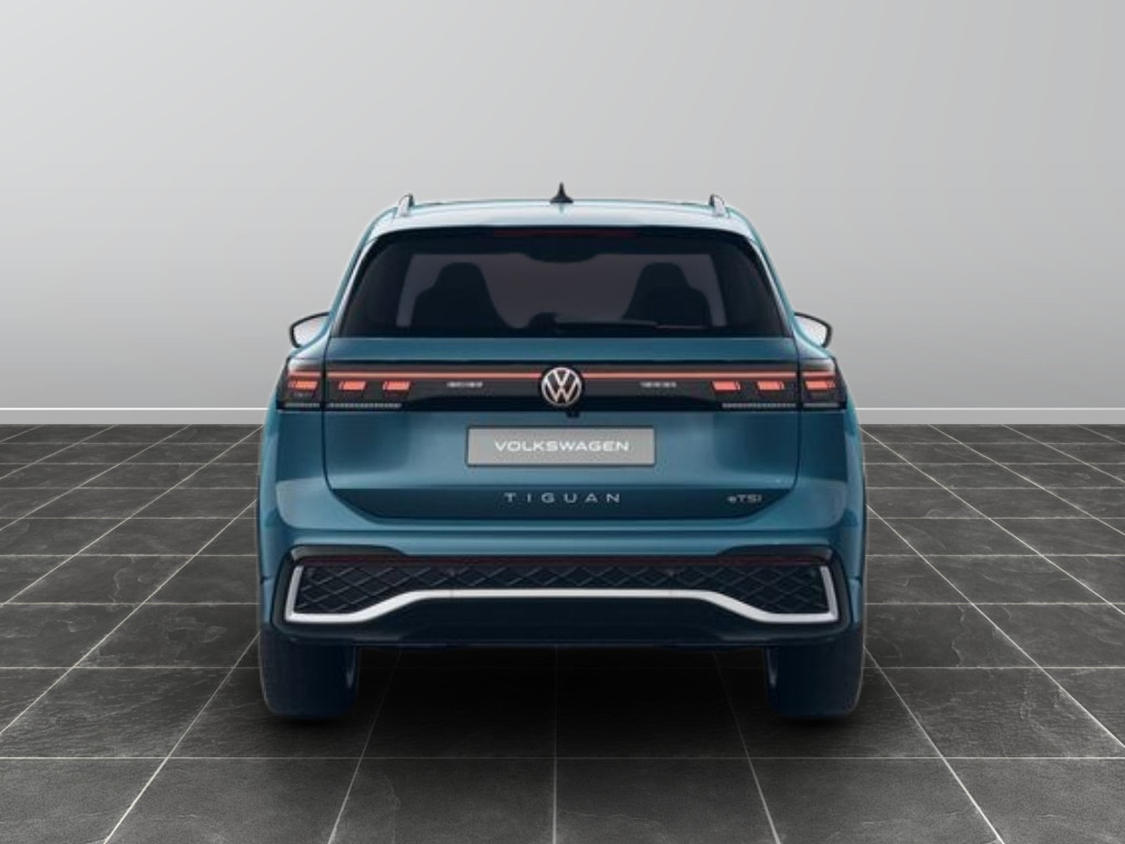 6 - Volkswagen Tiguan 1.5 etsi act 150cv r-line plus dsg