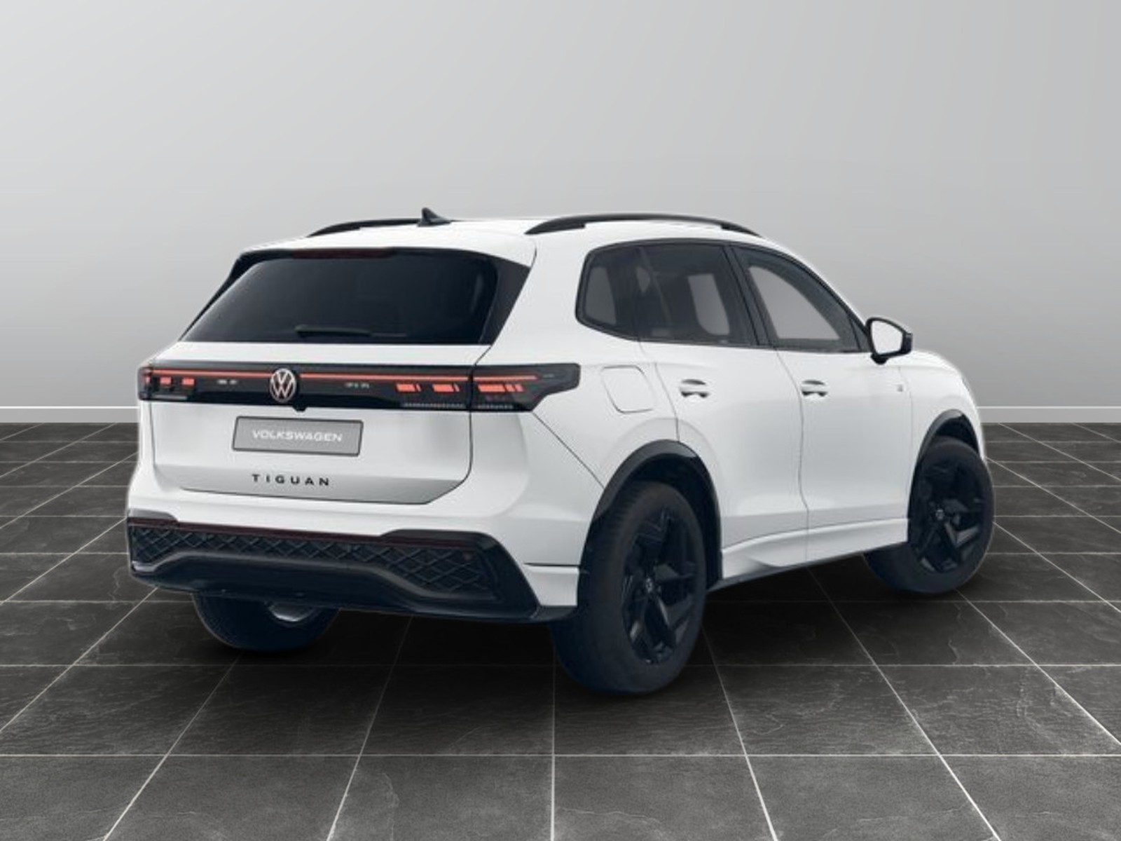 5 - Volkswagen Tiguan 1.5 etsi act 150cv r-line dsg