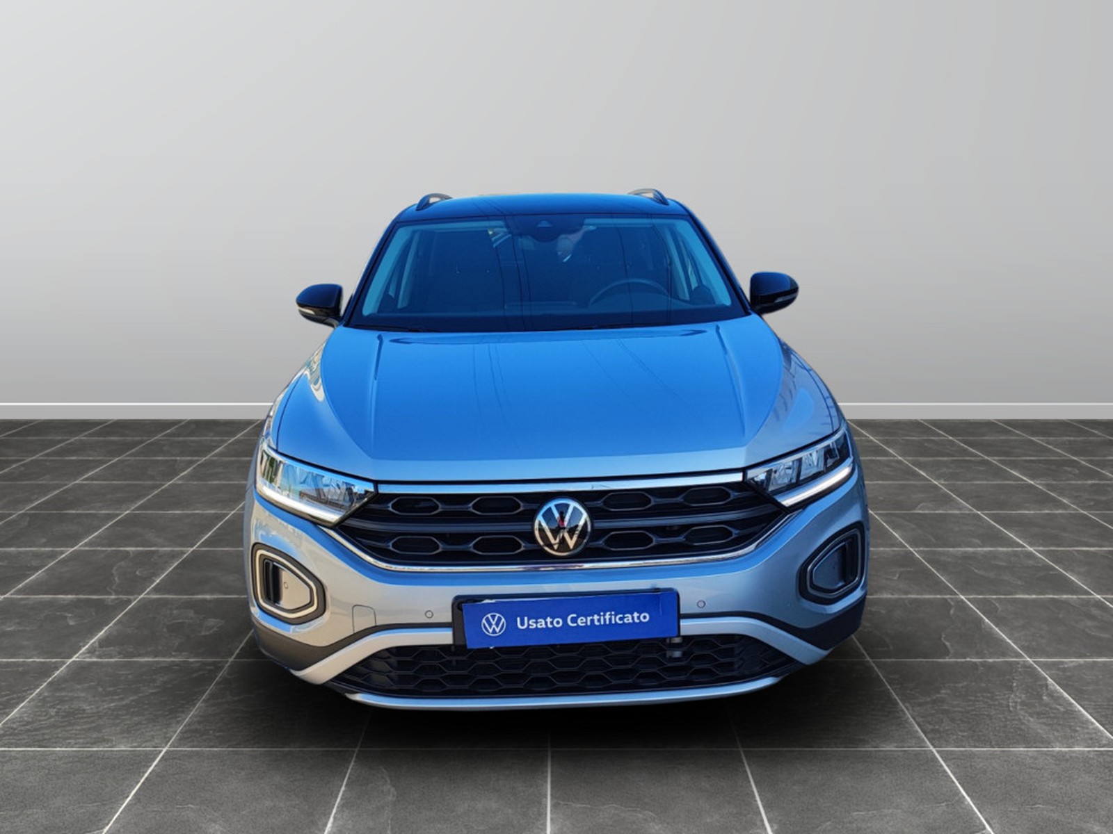 2 - Volkswagen T-Roc 1.0 tsi 110cv life