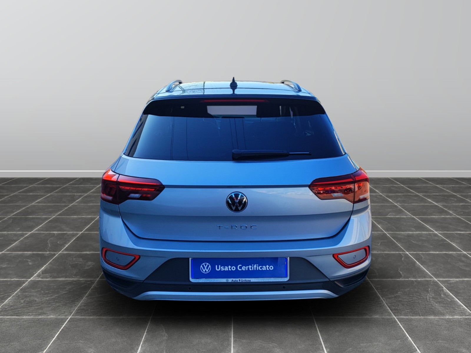 5 - Volkswagen T-Roc 1.0 tsi 110cv life