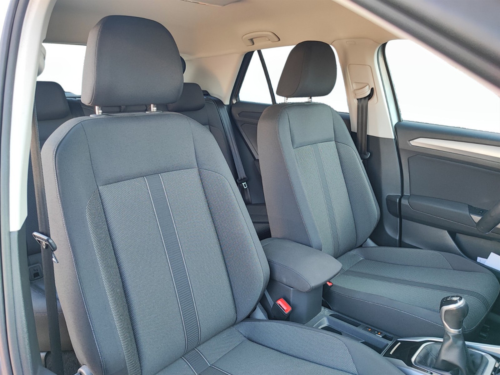 20 - Volkswagen T-Roc 1.0 tsi 110cv life