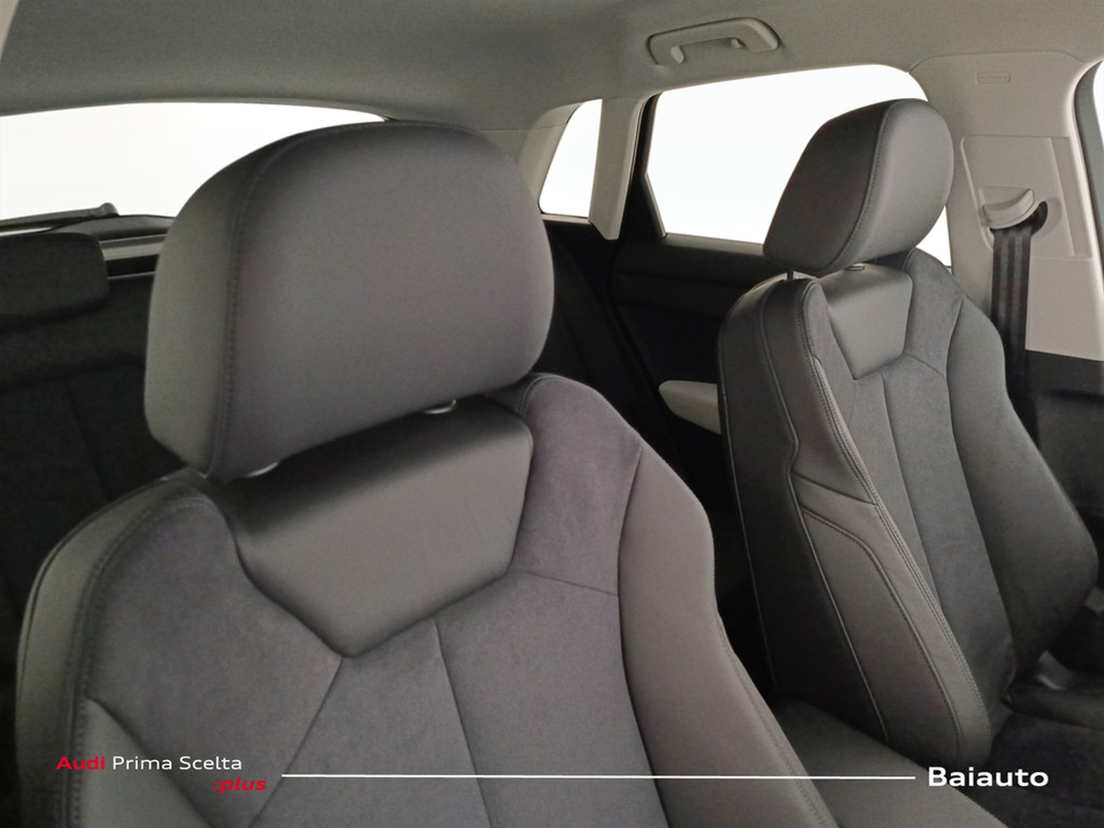 24 - Audi Q3 35 2.0 tdi business advanced s tronic