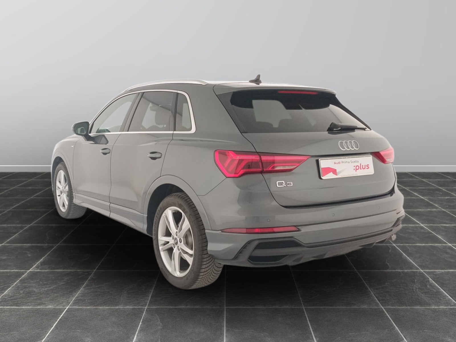 4 - Audi Q3 35 2.0 tdi s line edition s tronic