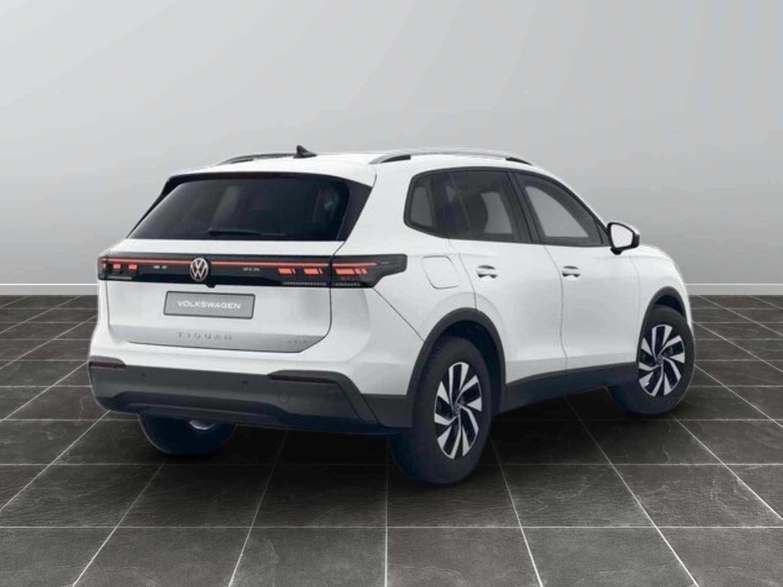 3 - Volkswagen Tiguan 1.5 etsi act 150cv edition plus dsg