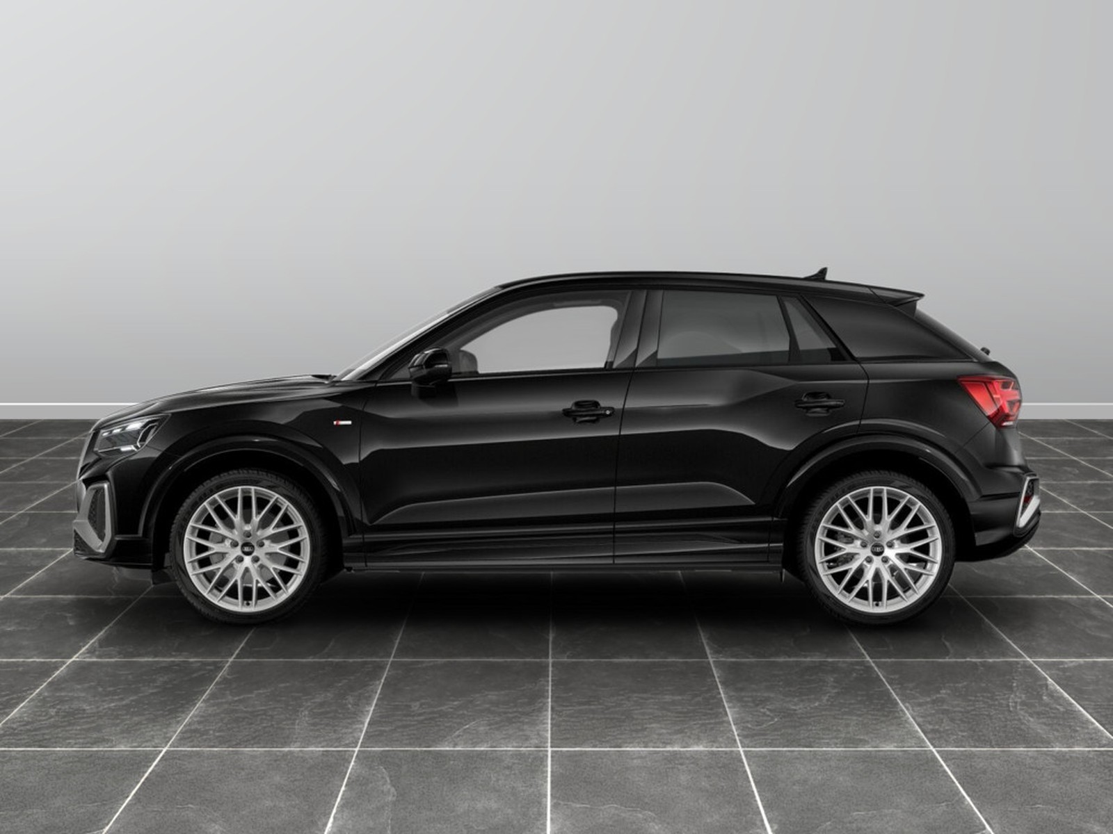 2 - Audi Q2 35 2.0 tdi s line edition s tronic