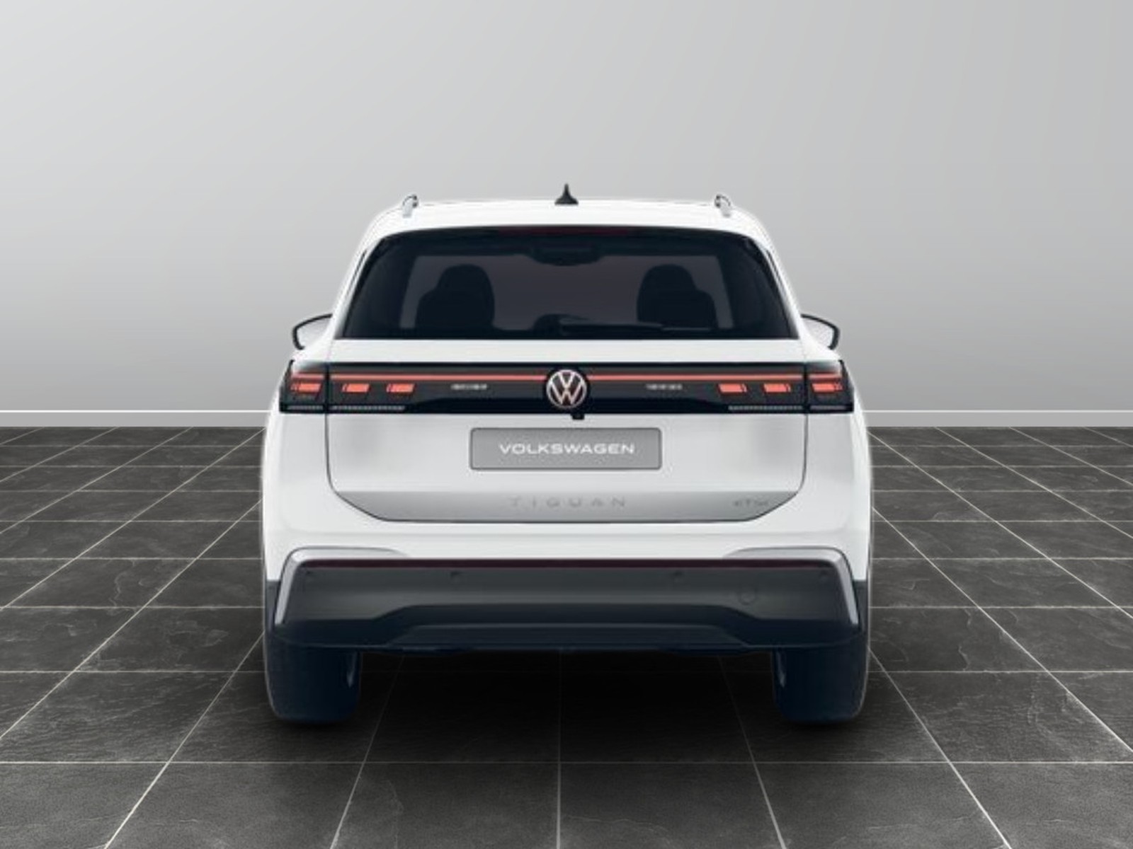 2 - Volkswagen Tiguan 1.5 etsi act 150cv elegance dsg