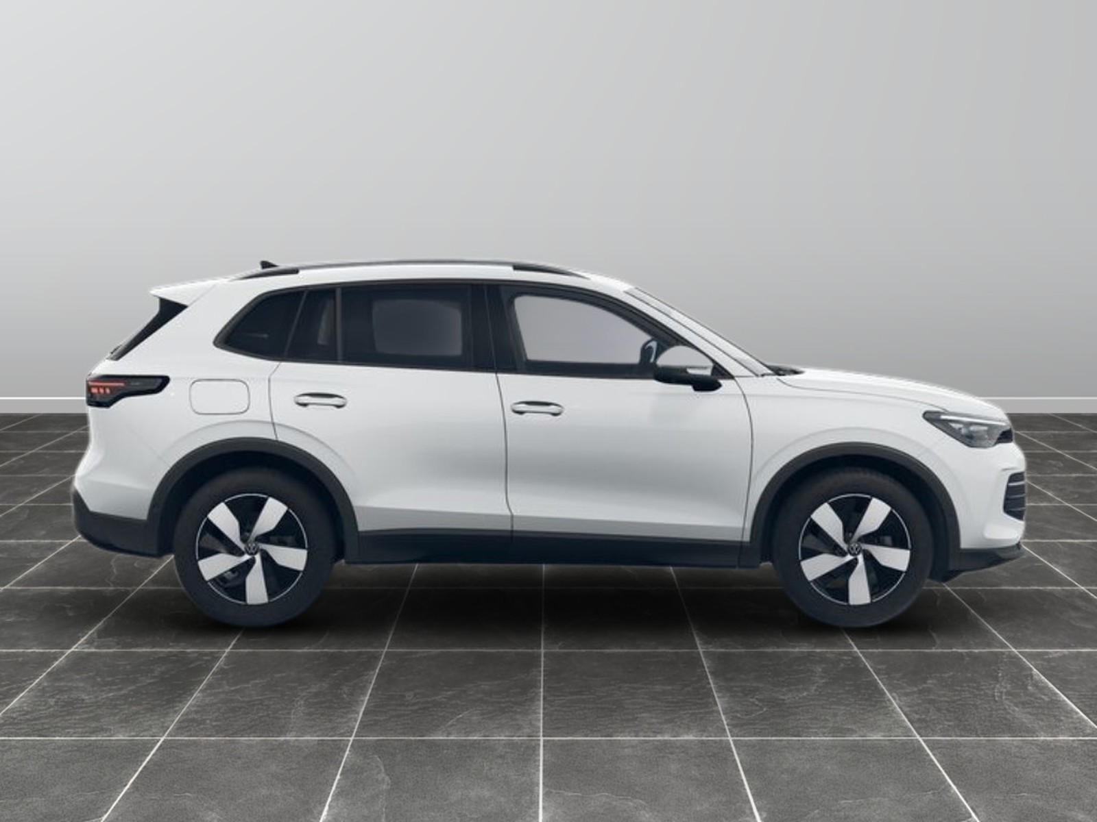 5 - Volkswagen Tiguan 1.5 etsi act 150cv edition plus dsg