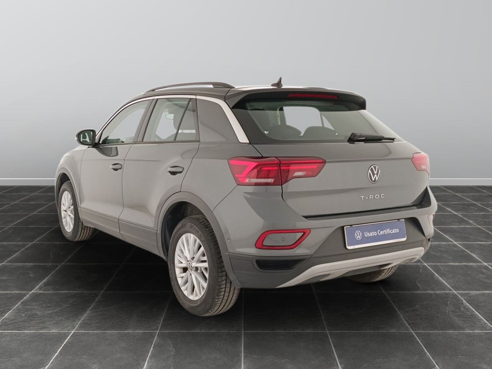 4 - Volkswagen T-Roc 1.5 tsi act life dsg