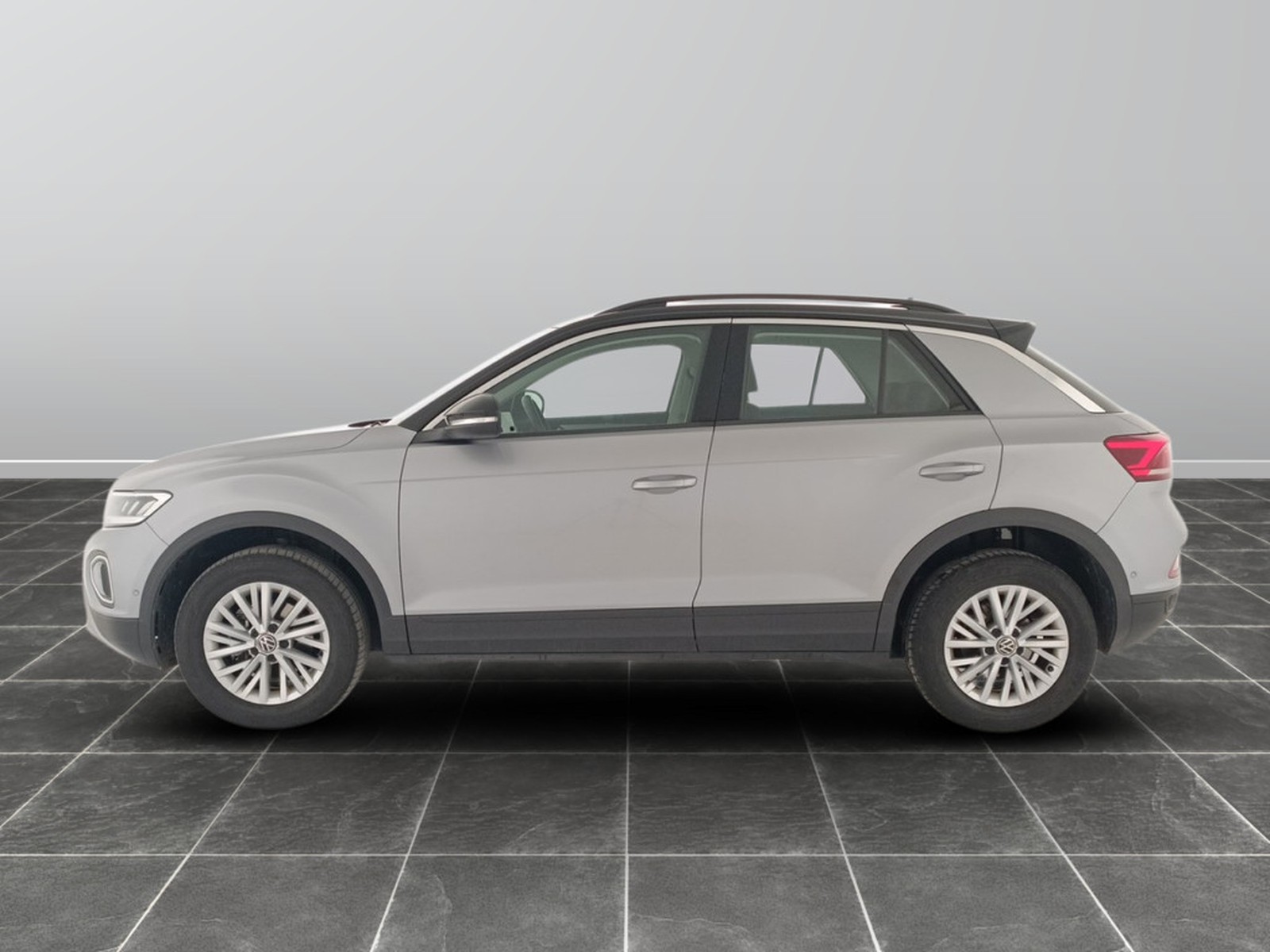 3 - Volkswagen T-Roc 1.5 tsi act life dsg