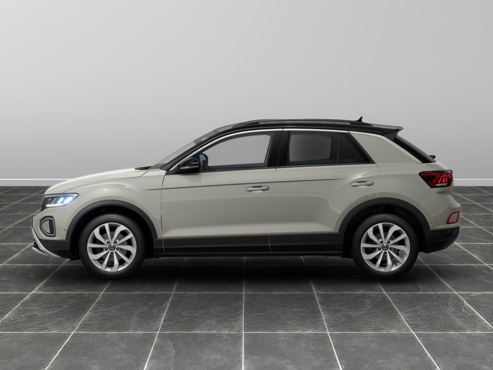 2 - Volkswagen T-Roc 1.5 tsi act life