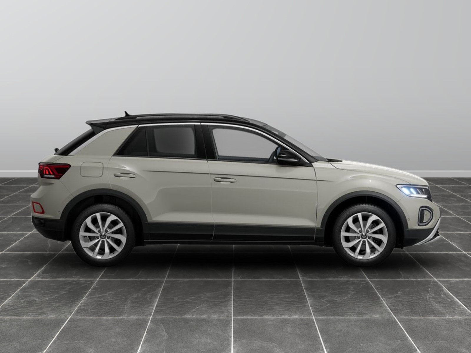 6 - Volkswagen T-Roc 1.5 tsi act life