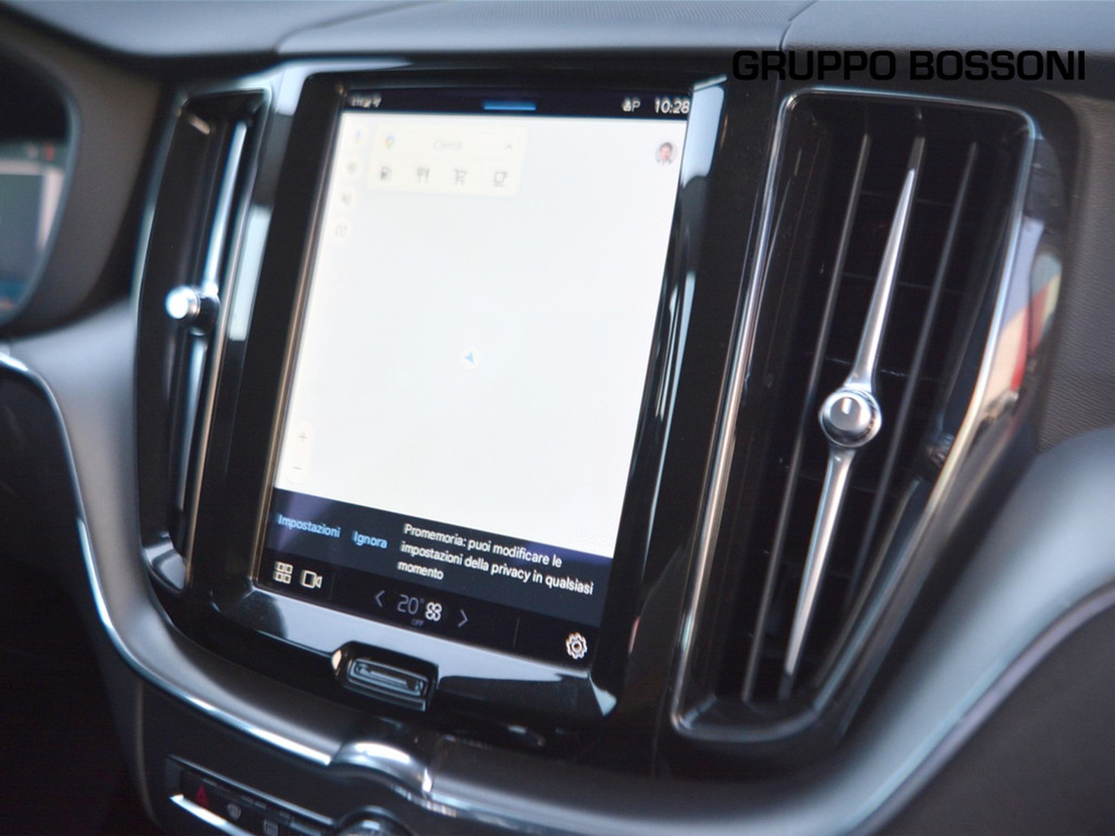 10 - Volvo XC60 2.0 b4 core awd automatico