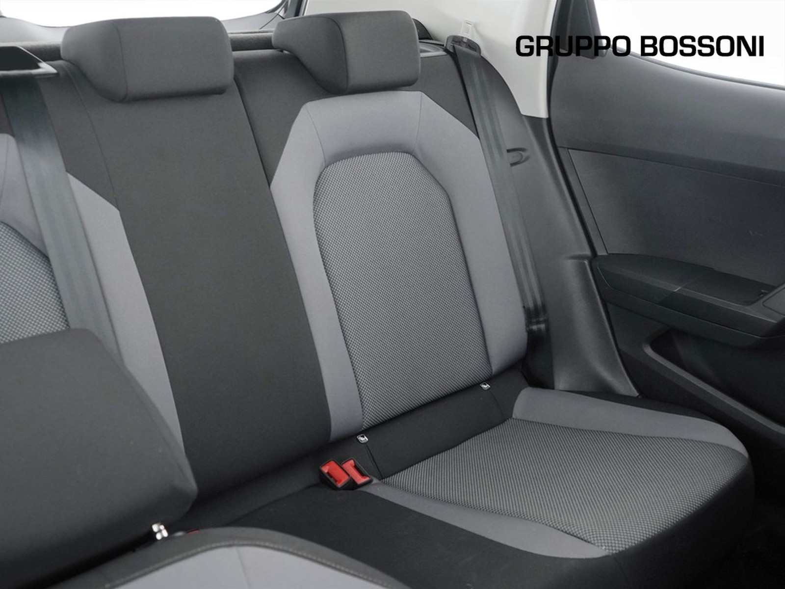 20 - Seat Arona 1.0 ecotsi 95cv black edition