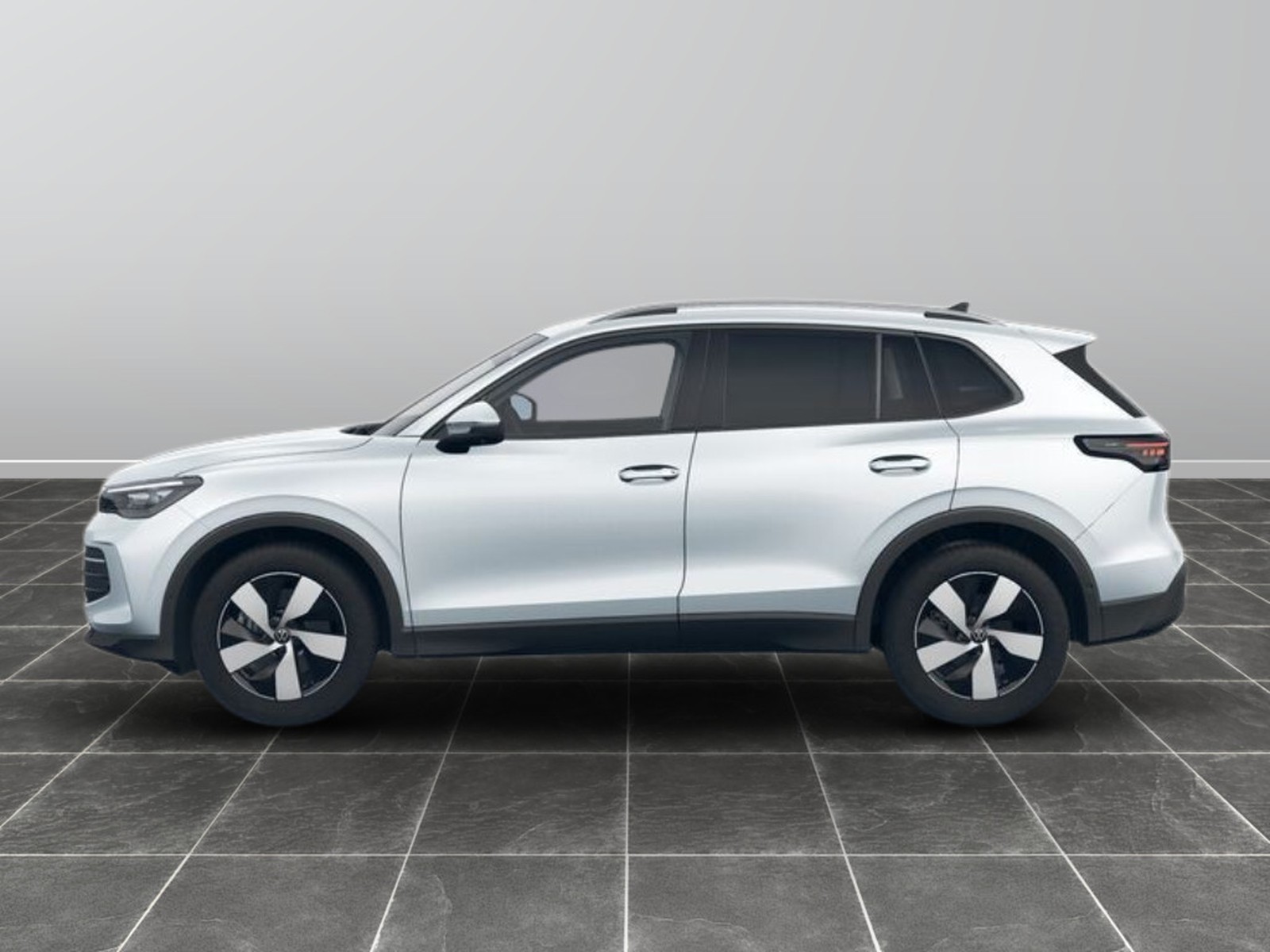 4 - Volkswagen Tiguan 2.0 tdi scr 150cv edition plus dsg