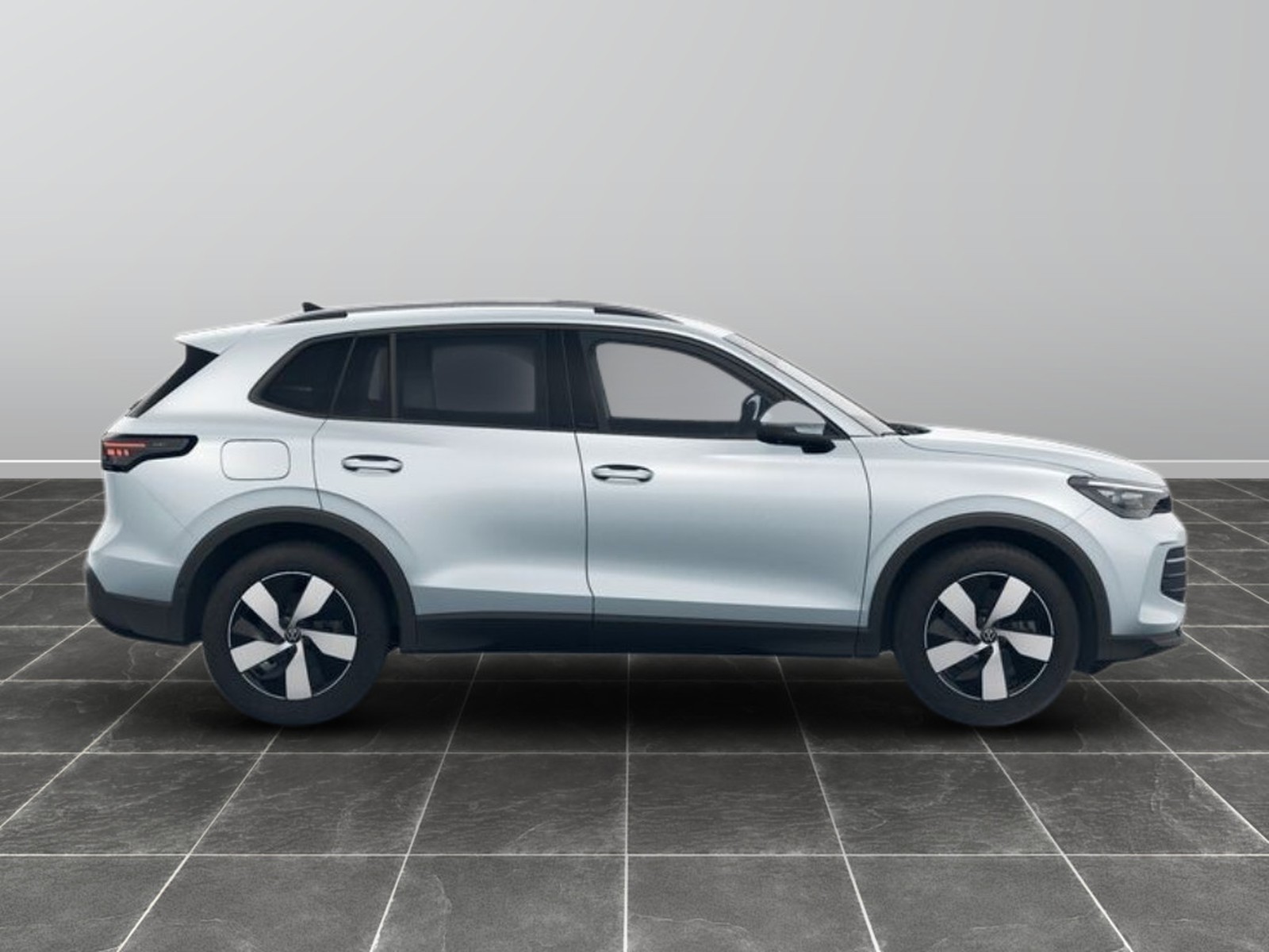 5 - Volkswagen Tiguan 2.0 tdi scr 150cv edition plus dsg