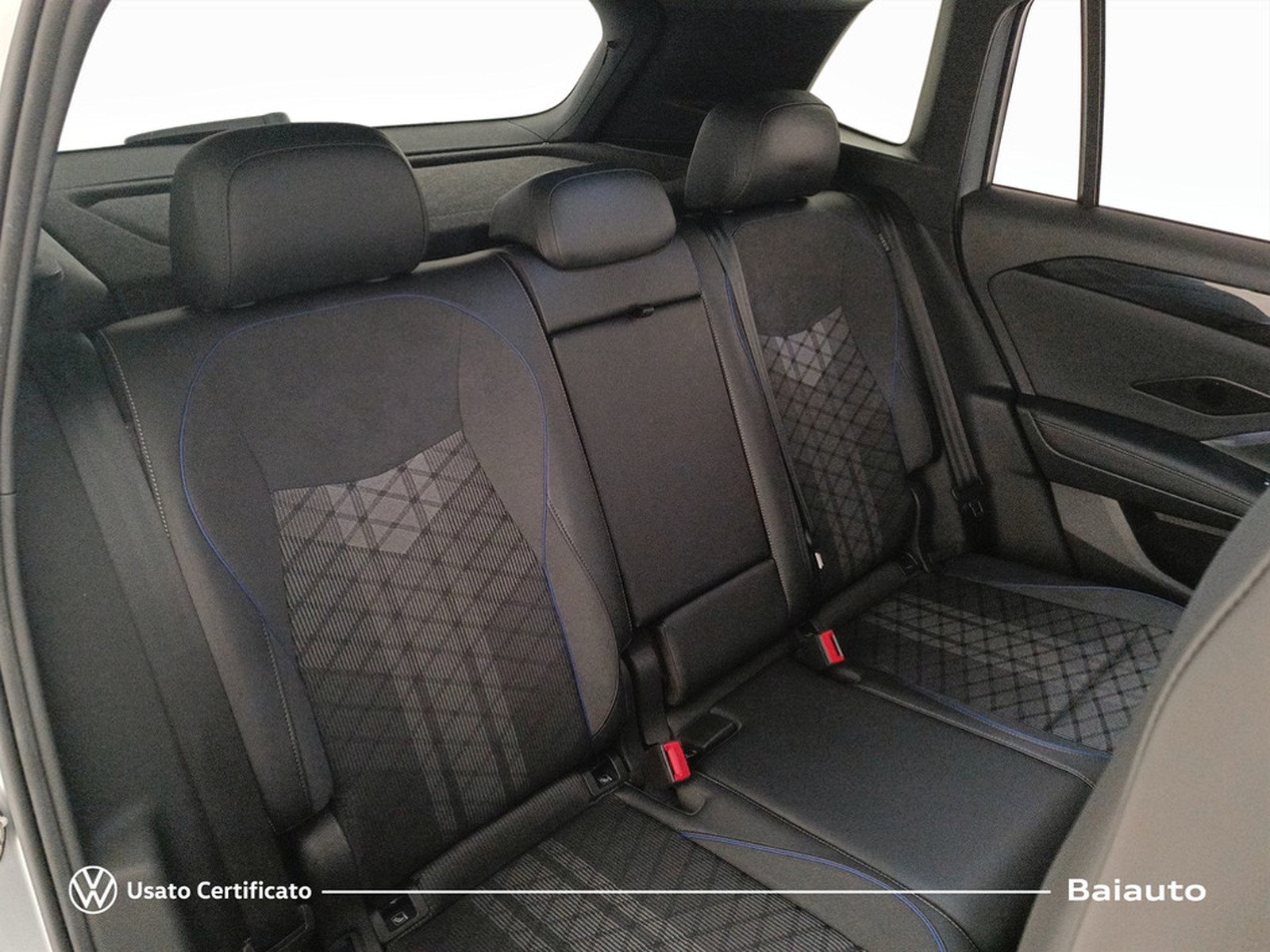 22 - Volkswagen Tiguan 2.0 tdi scr 150cv r-line dsg