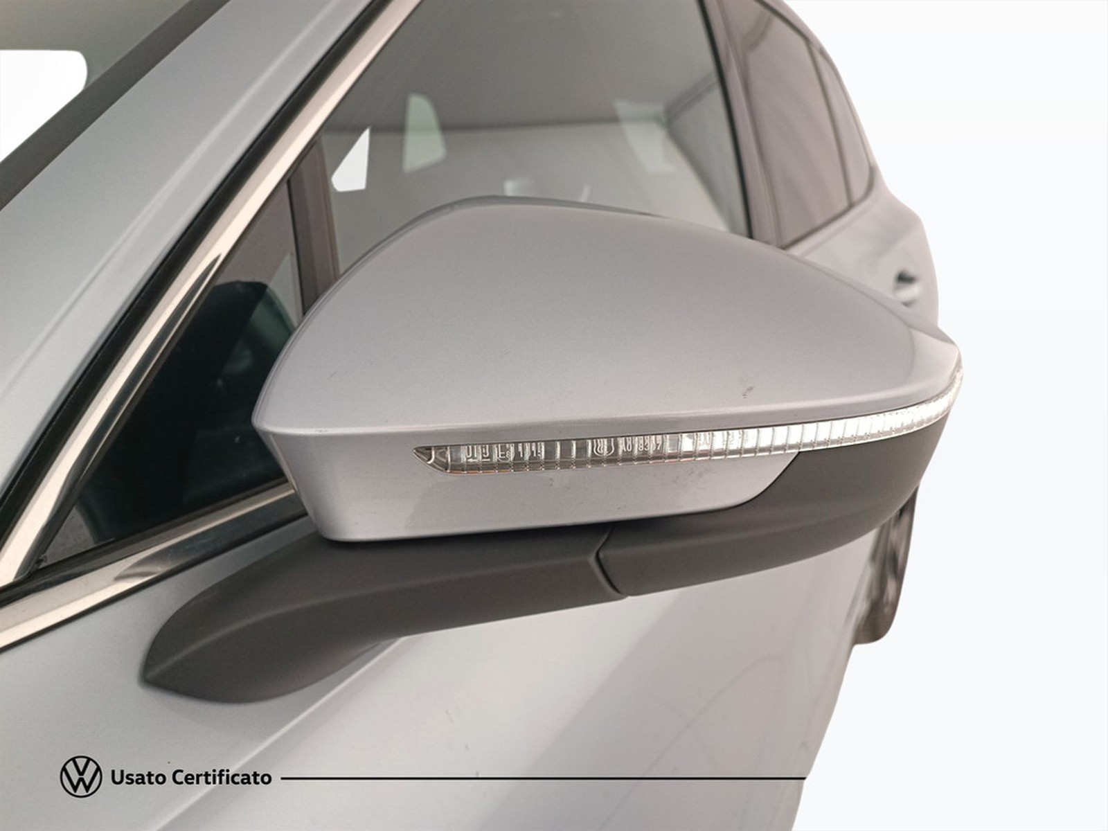 26 - Volkswagen Tiguan 2.0 tdi scr 150cv r-line dsg