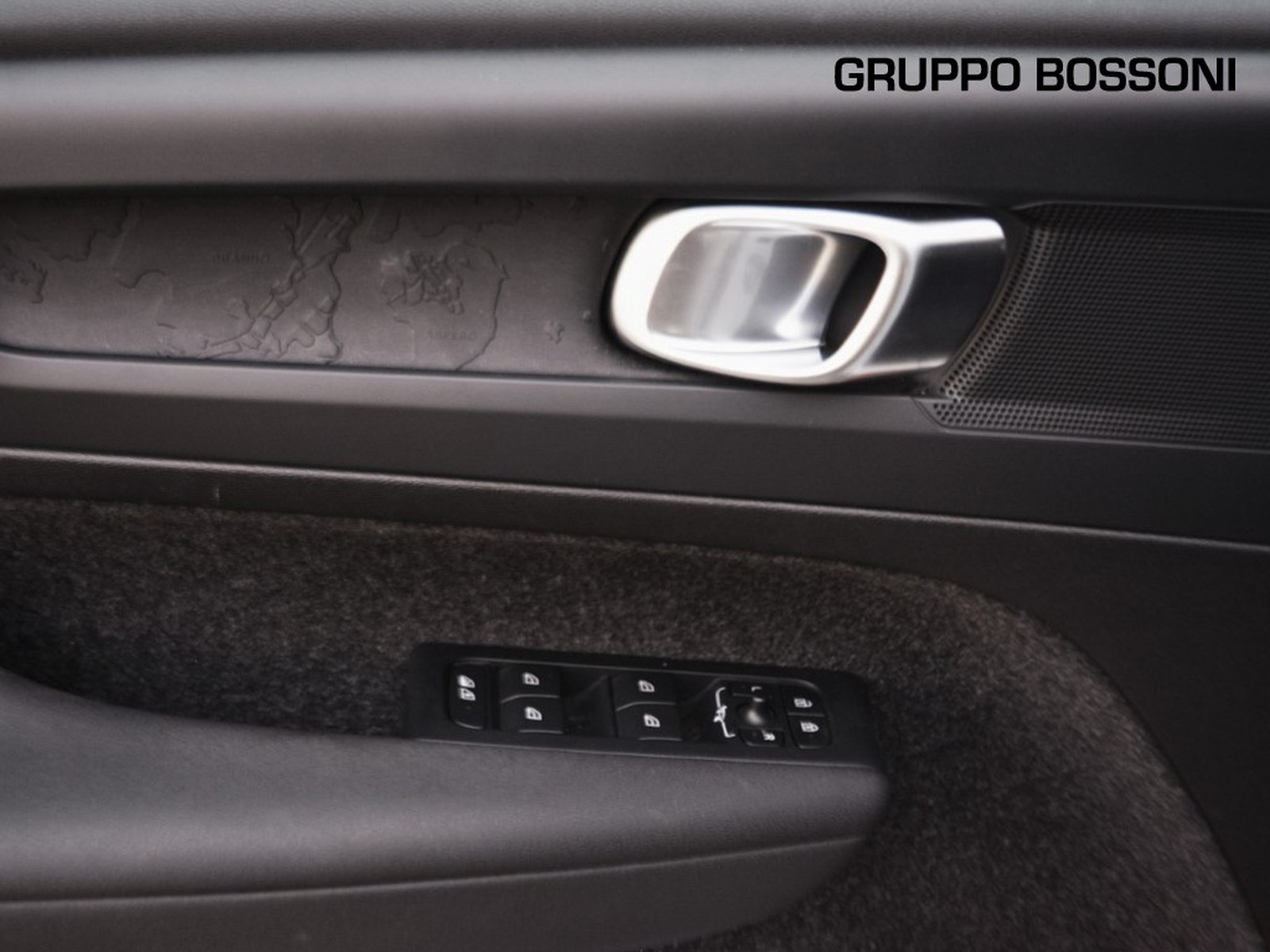 15 - Volvo XC40 single motor plus rwd edt