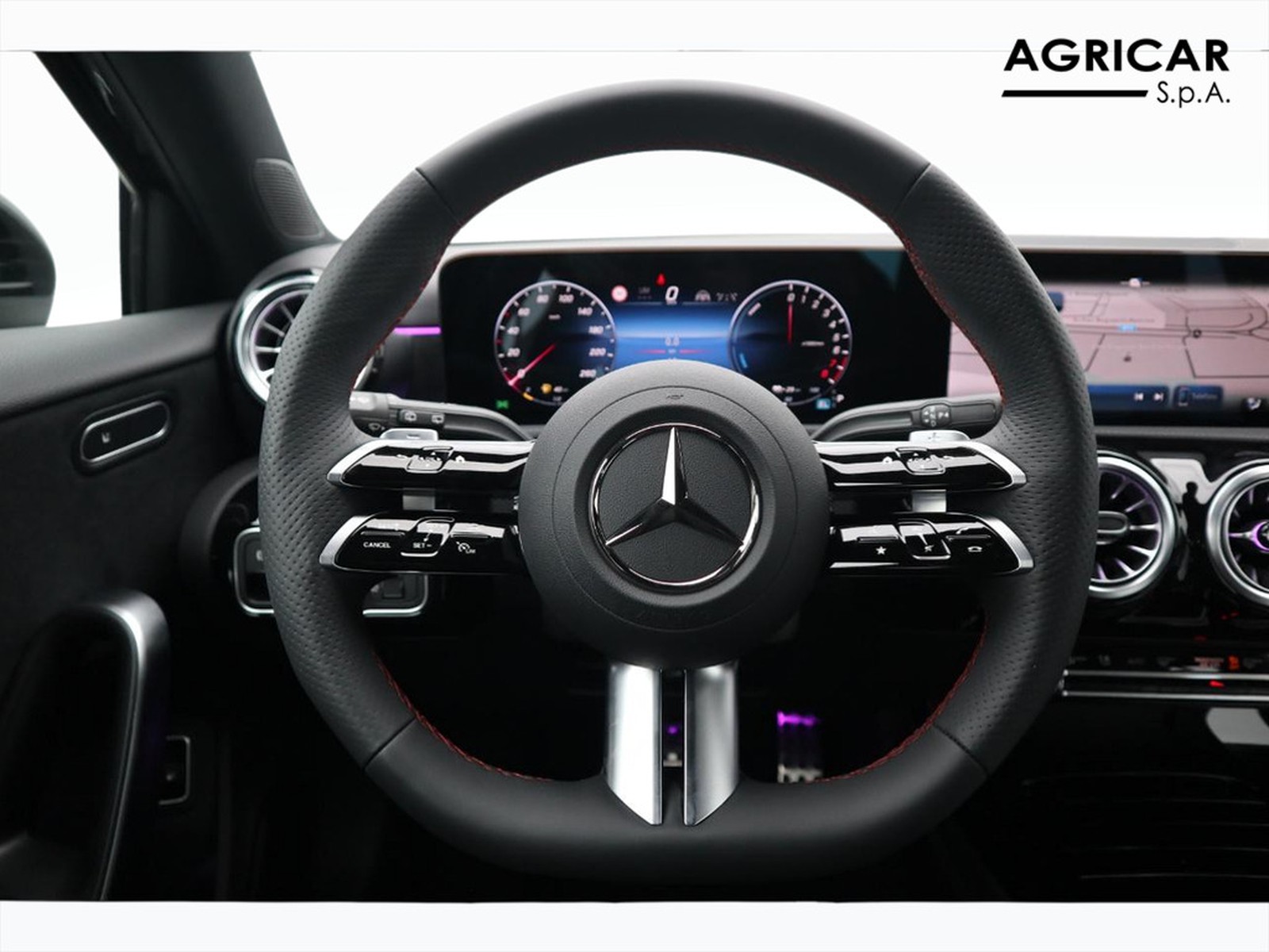 18 - Mercedes Classe A 250 e plug-in-hybrid amg line advanced plus speedshift dct amg 8g