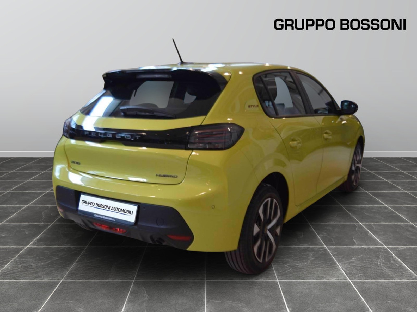 3 - Peugeot 208 1.2 hybrid 48v 110cv style e-dcs6