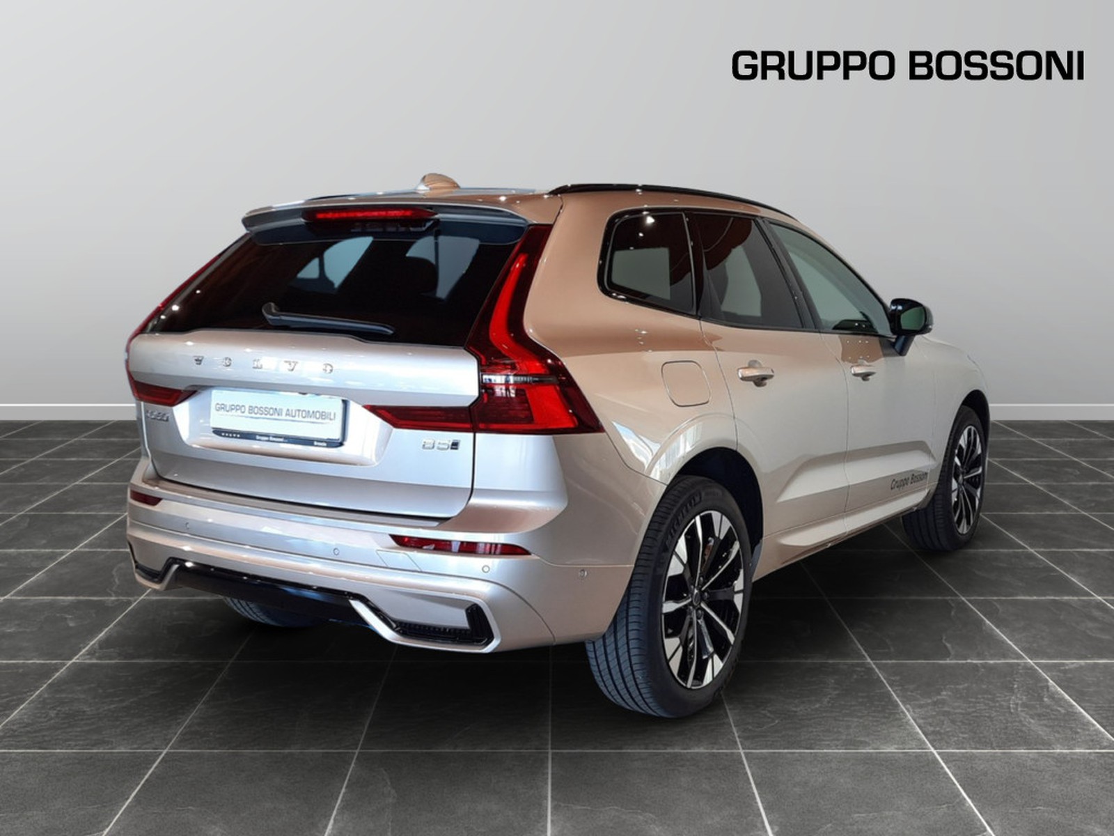 3 - Volvo XC60 2.0 b5 mild hybrid ultra dark awd automatico