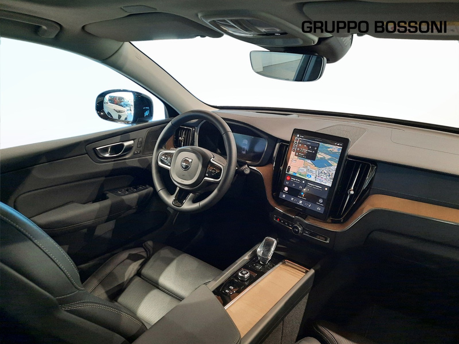 5 - Volvo XC60 2.0 b5 mild hybrid ultra dark awd automatico