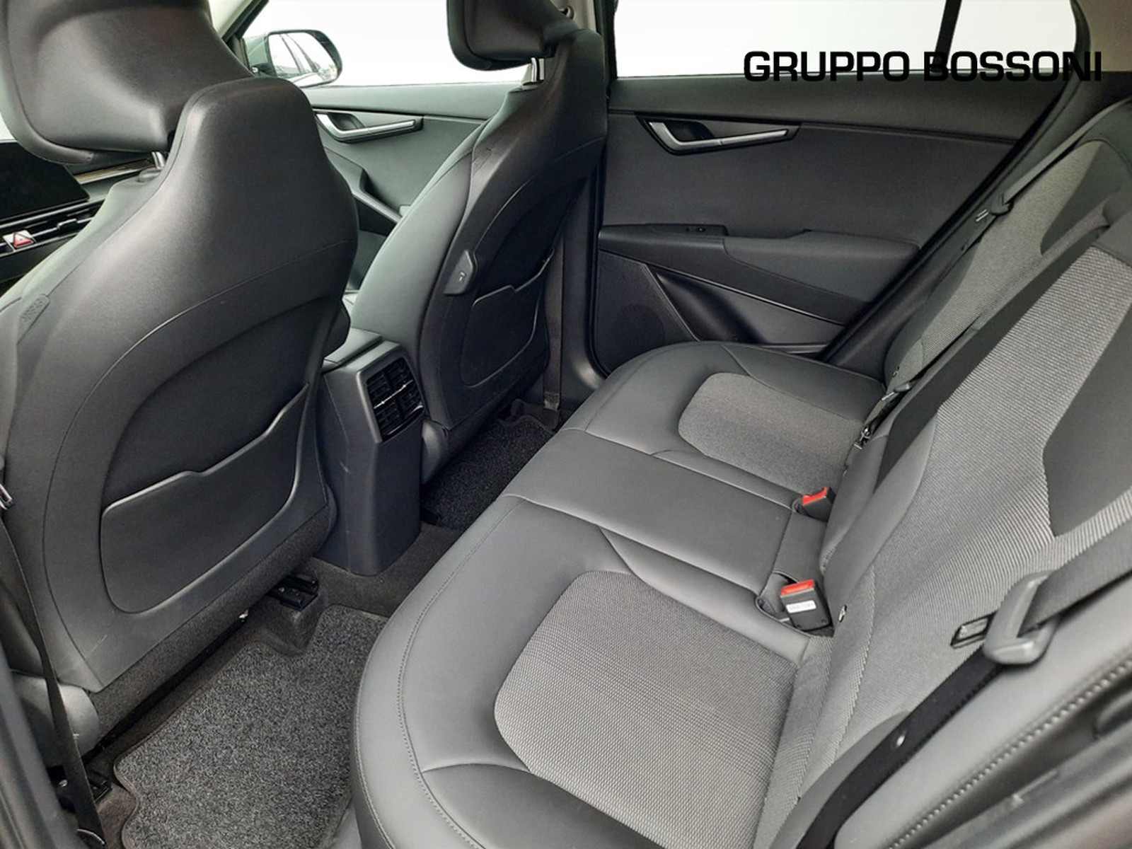 6 - Kia Niro 1.6 gdi plug-in hybrid 171cv style dct6