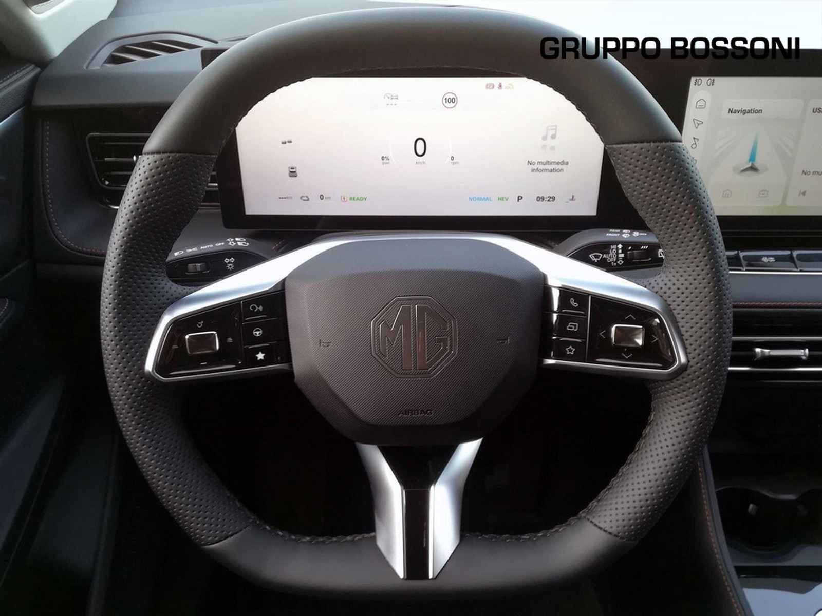 9 - Mg HS 1.5 phev luxury auto