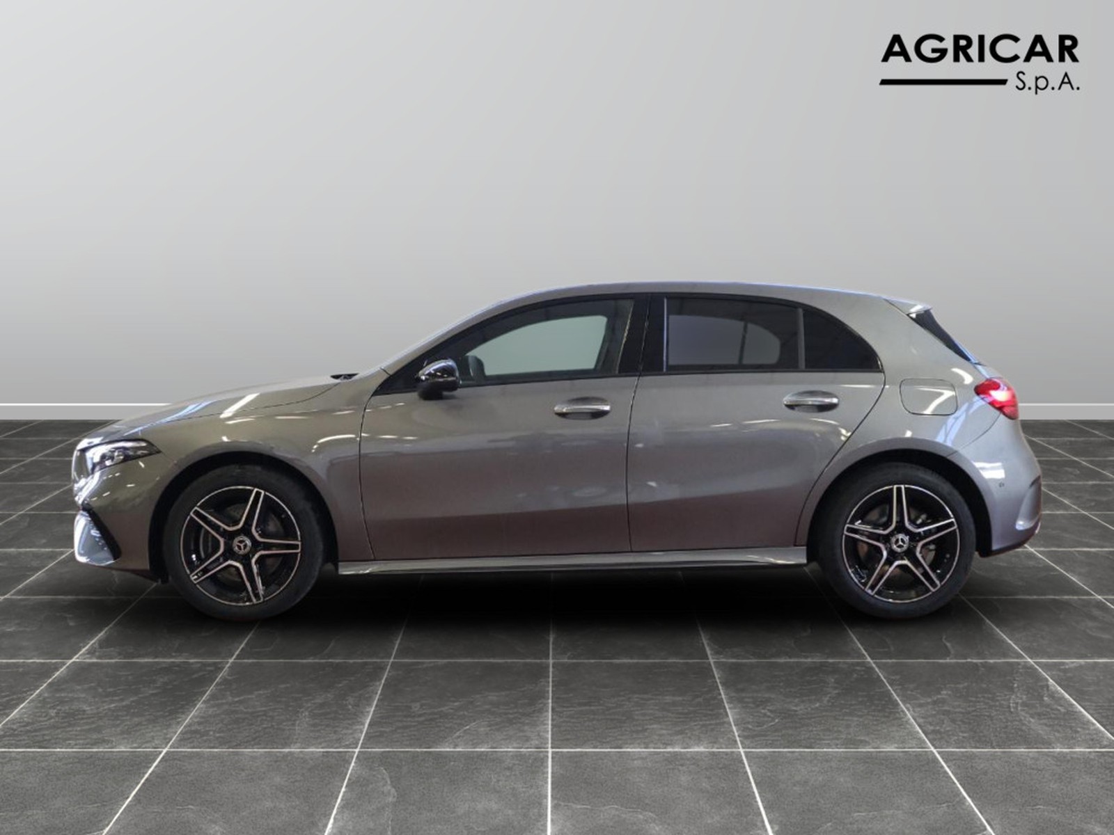 3 - Mercedes Classe A 250 e plug-in-hybrid amg line advanced plus speedshift dct amg 8g