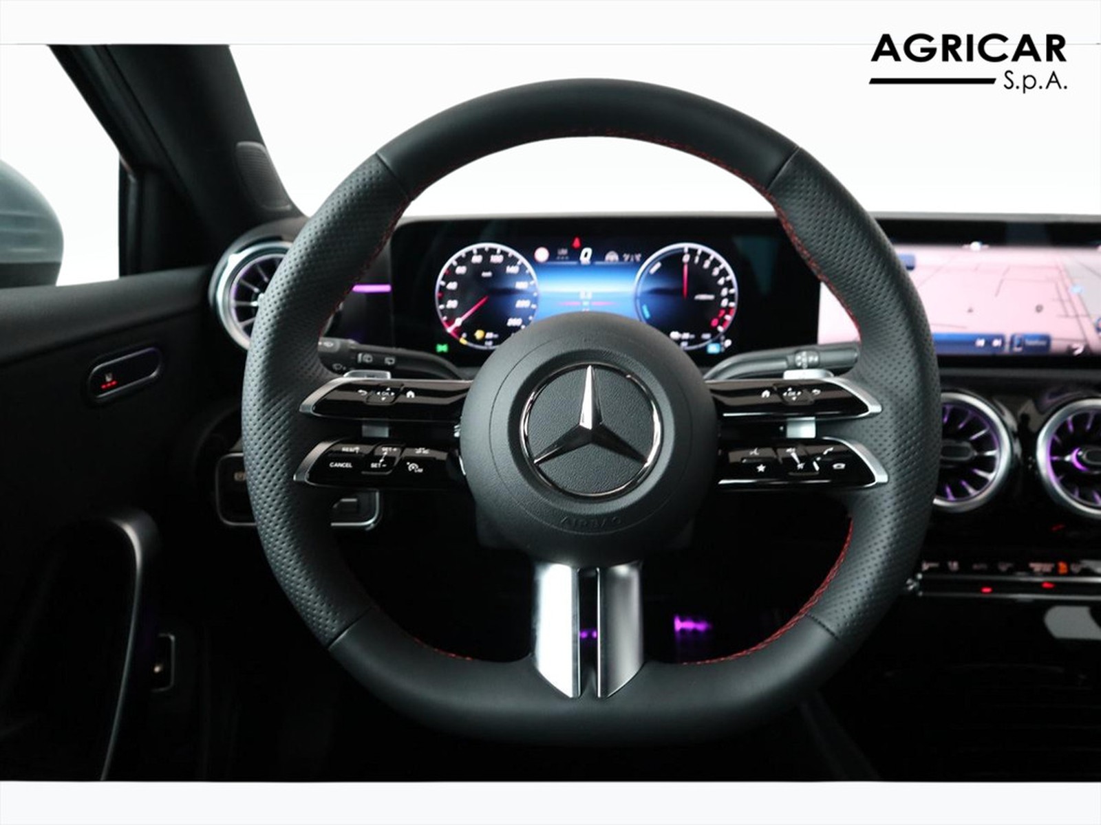 18 - Mercedes Classe A 250 e plug-in-hybrid amg line advanced plus speedshift dct amg 8g