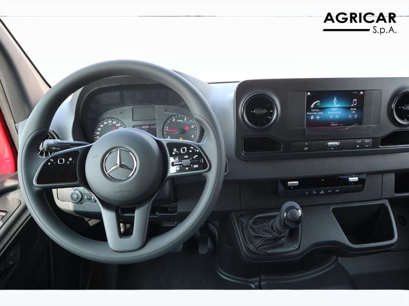 10 - Mercedes Vans Sprinter 311 rwd 2.0 cdi t 37/35