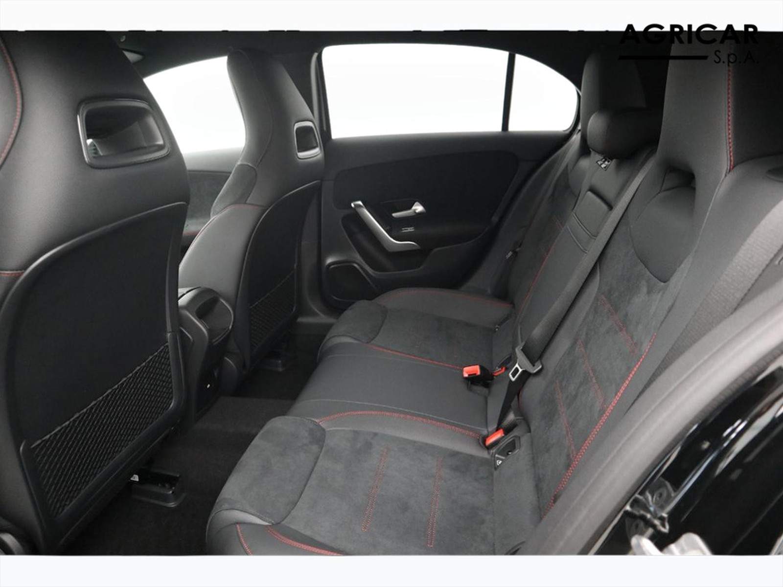 8 - Mercedes Classe A 250 e plug-in-hybrid amg line advanced plus speedshift dct amg 8g