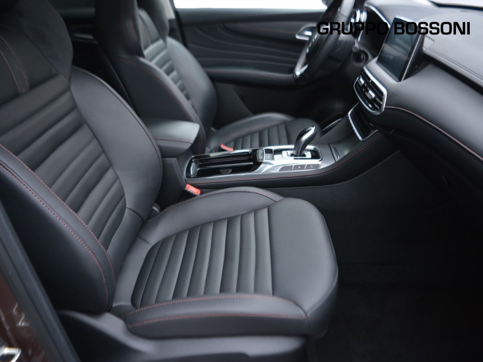 5 - Mg HS 1.5 t luxury auto