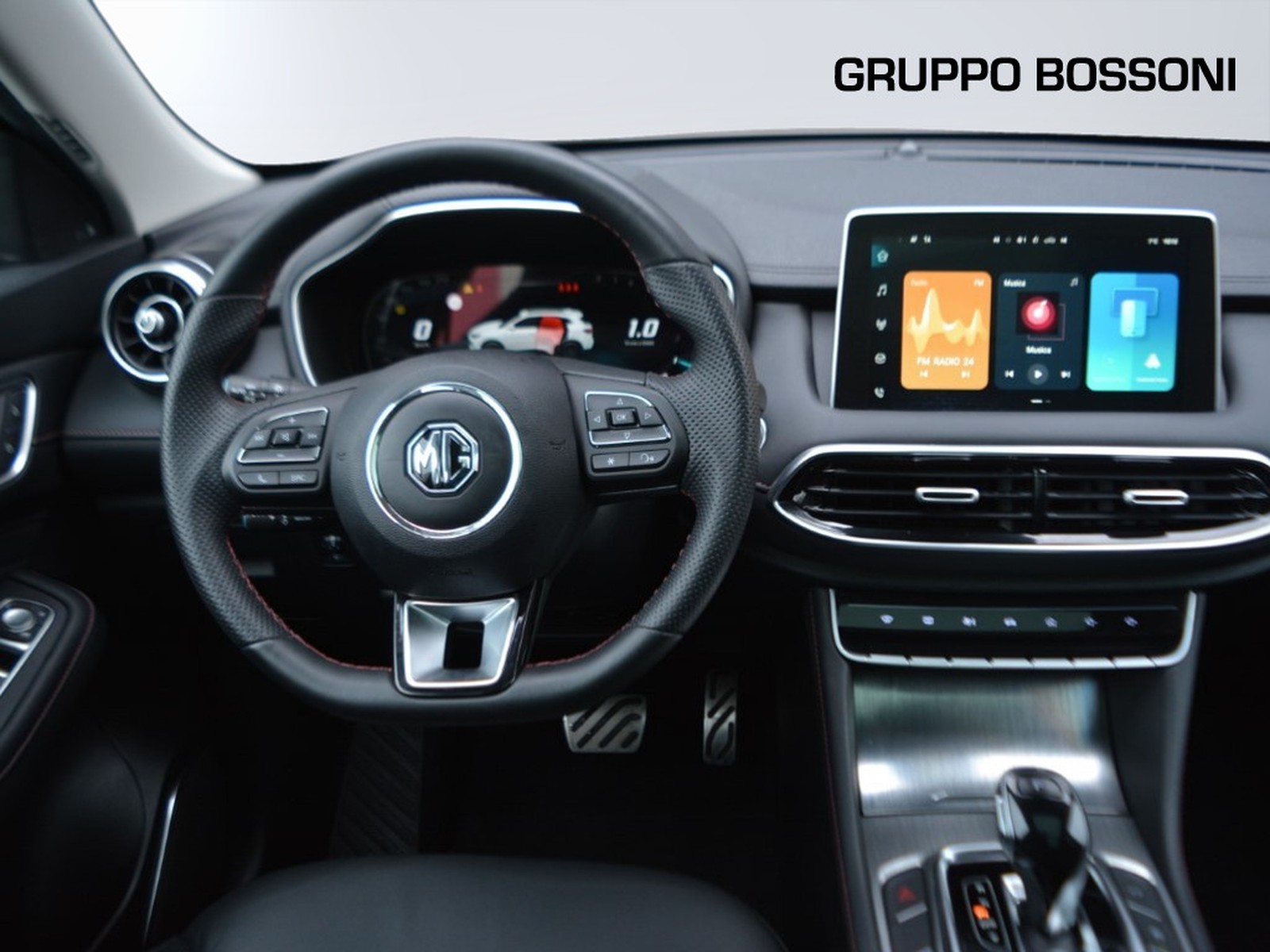 9 - Mg HS 1.5 t luxury auto