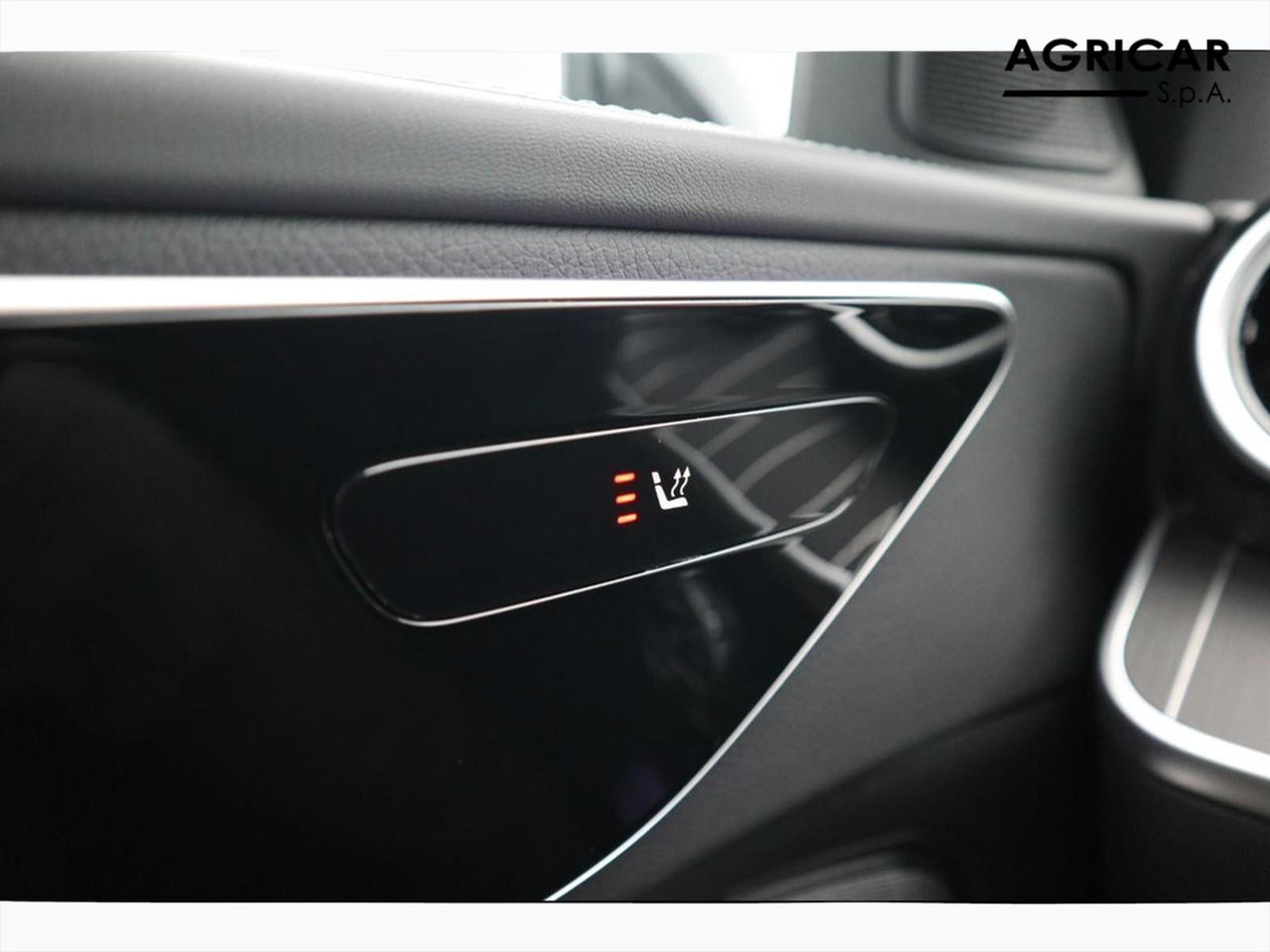 14 - Mercedes Classe C station wagon 200 d mild hybrid amg line advanced 9g-tronic