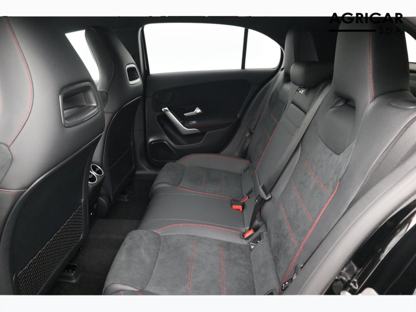 8 - Mercedes Classe A 250 e plug-in-hybrid amg line premium speedshift dct amg 8g