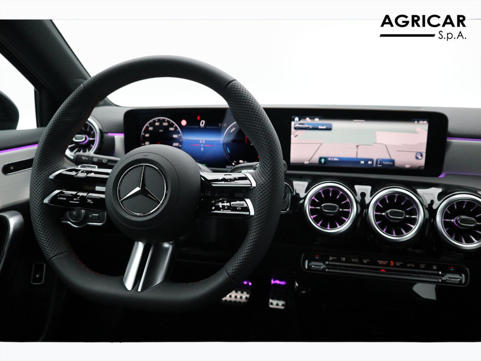 12 - Mercedes Classe A 250 e plug-in-hybrid amg line premium speedshift dct amg 8g