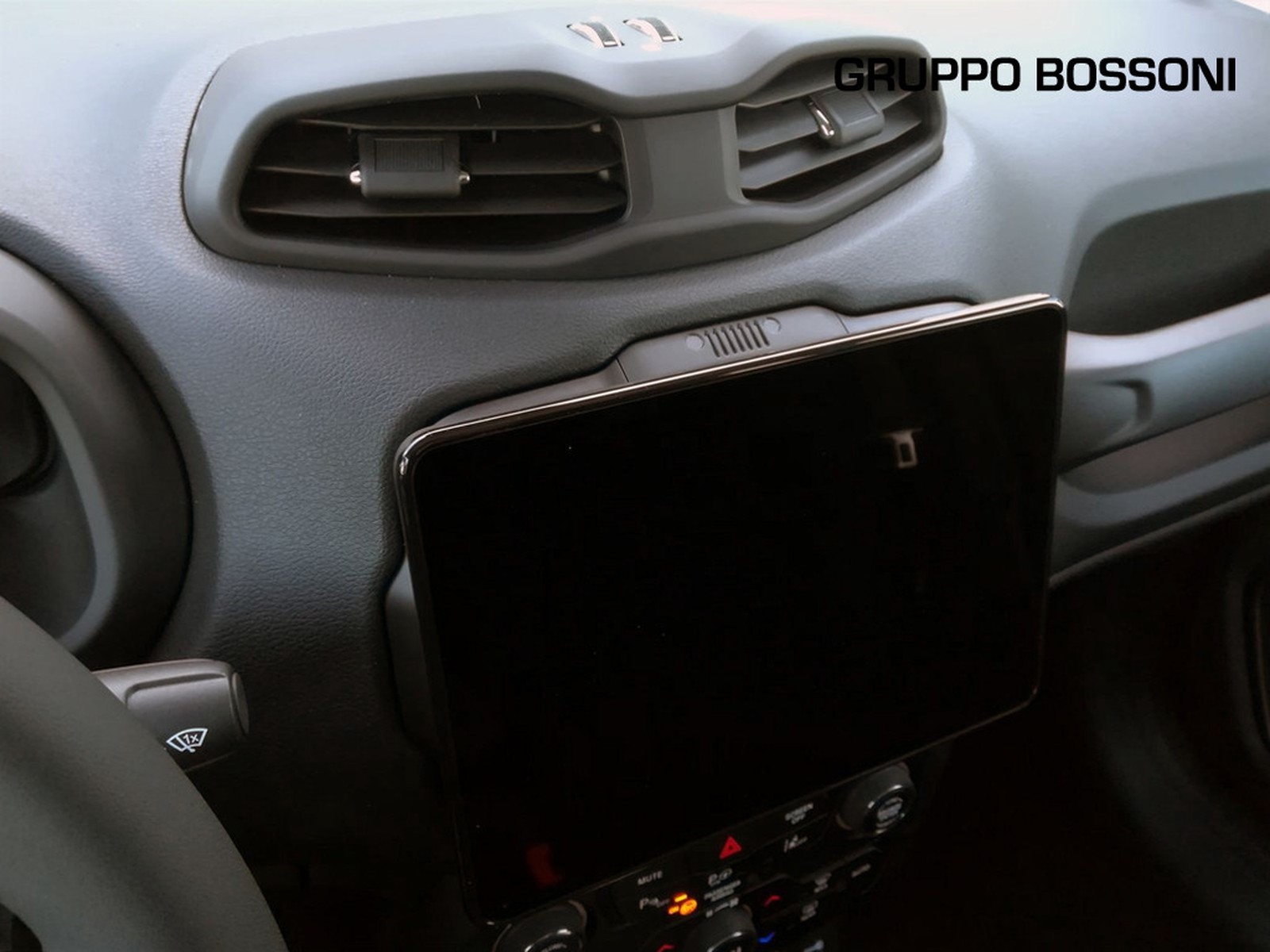 17 - Jeep Renegade 1.5 turbo t4 mhev north star 2wd dct