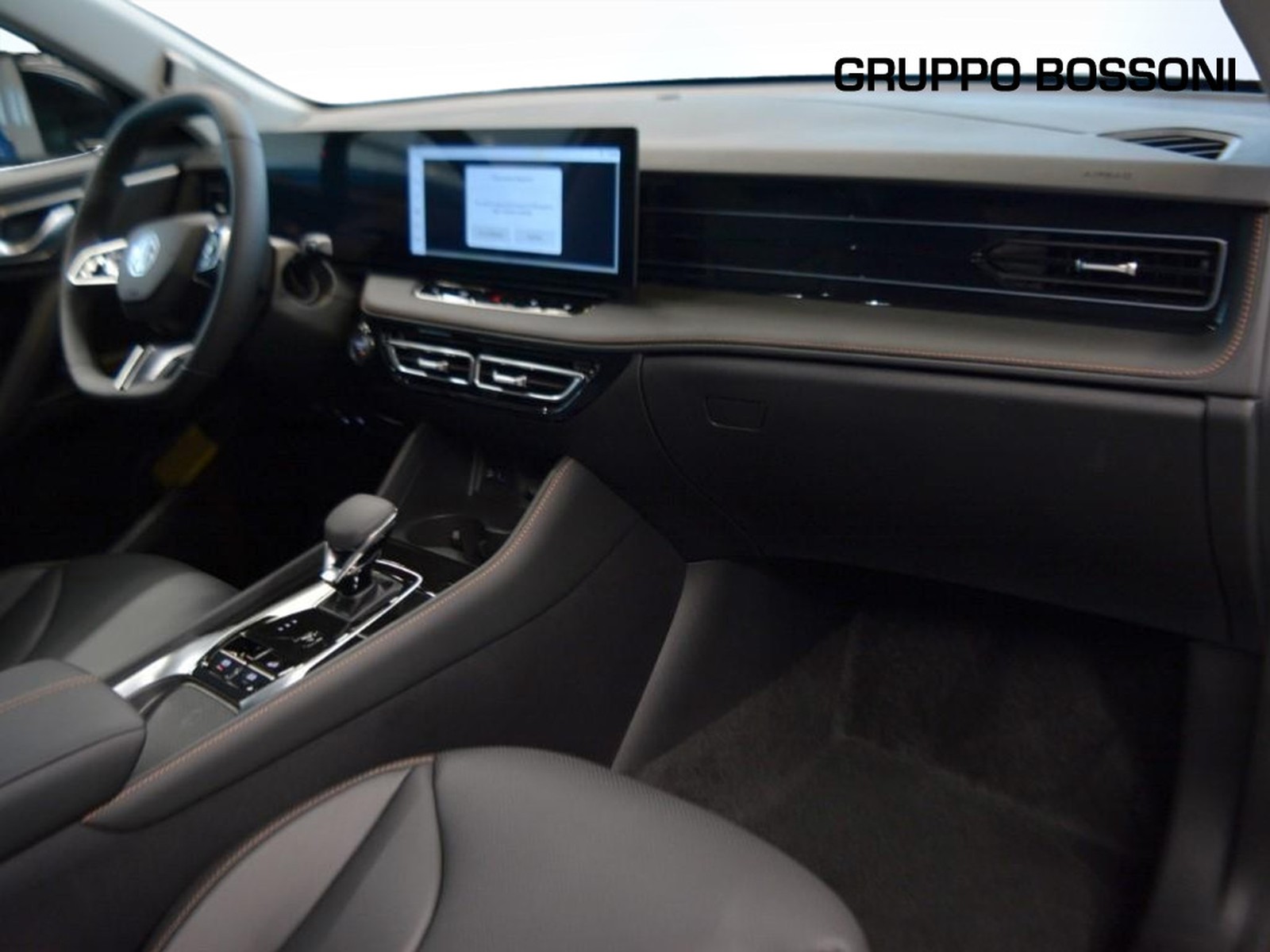 8 - Mg HS 1.5 phev luxury auto