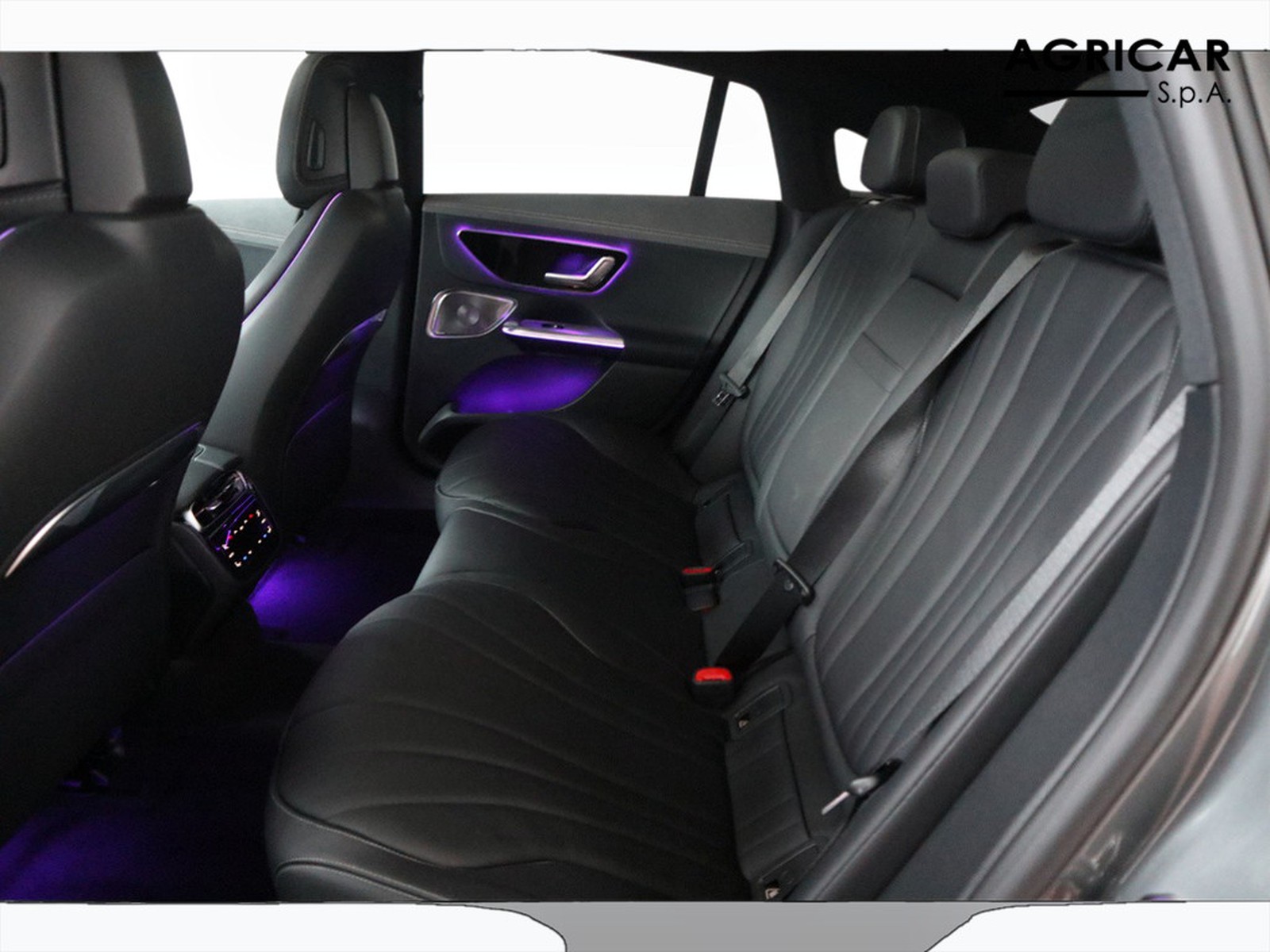 8 - Mercedes EQE 350 premium plus 4matic