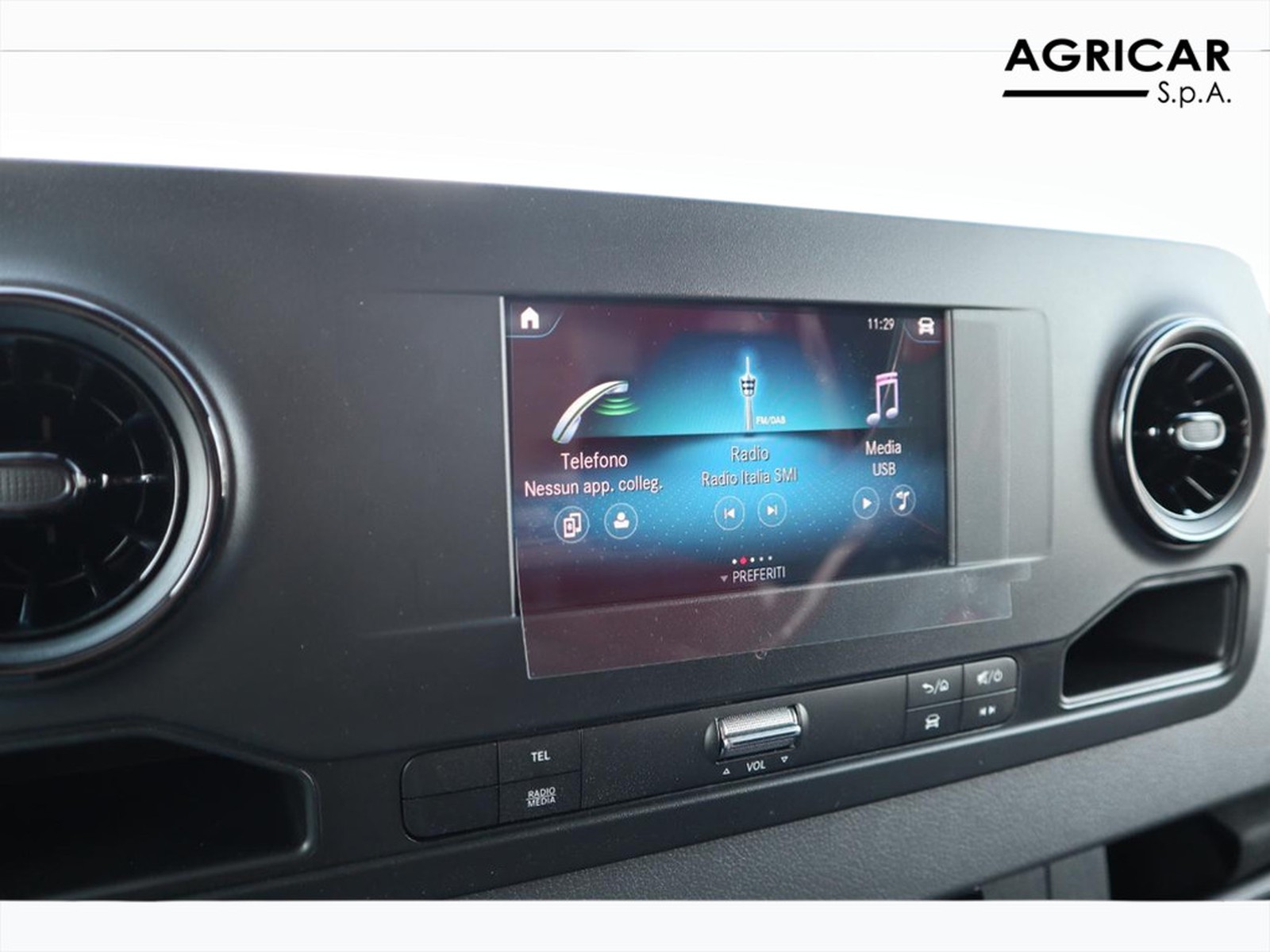 8 - Mercedes Vans Sprinter 311 rwd 2.0 cdi t 37/35