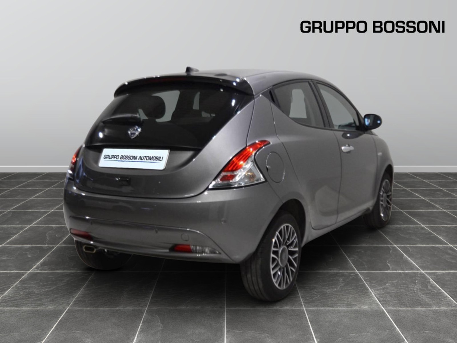 3 - Lancia Ypsilon 1.0 firefly hybrid 70cv platino s&s