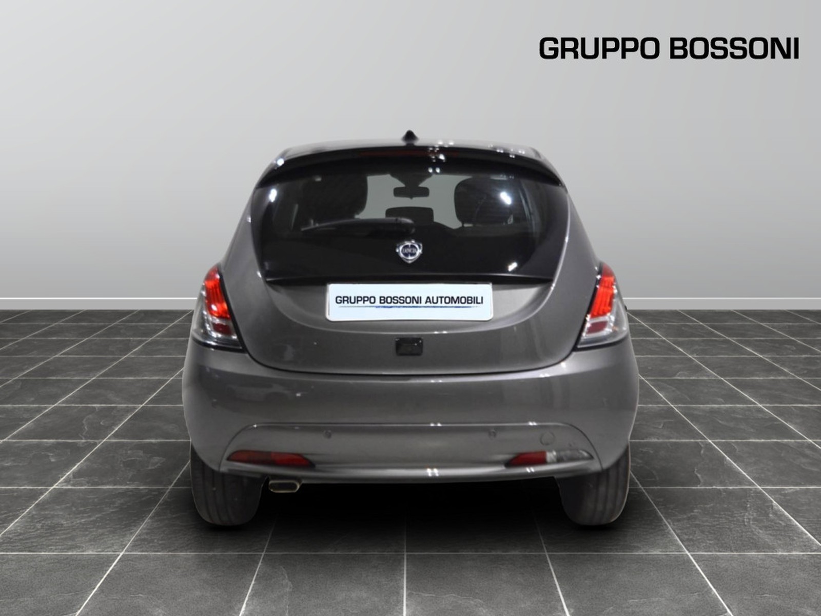 4 - Lancia Ypsilon 1.0 firefly hybrid 70cv platino s&s