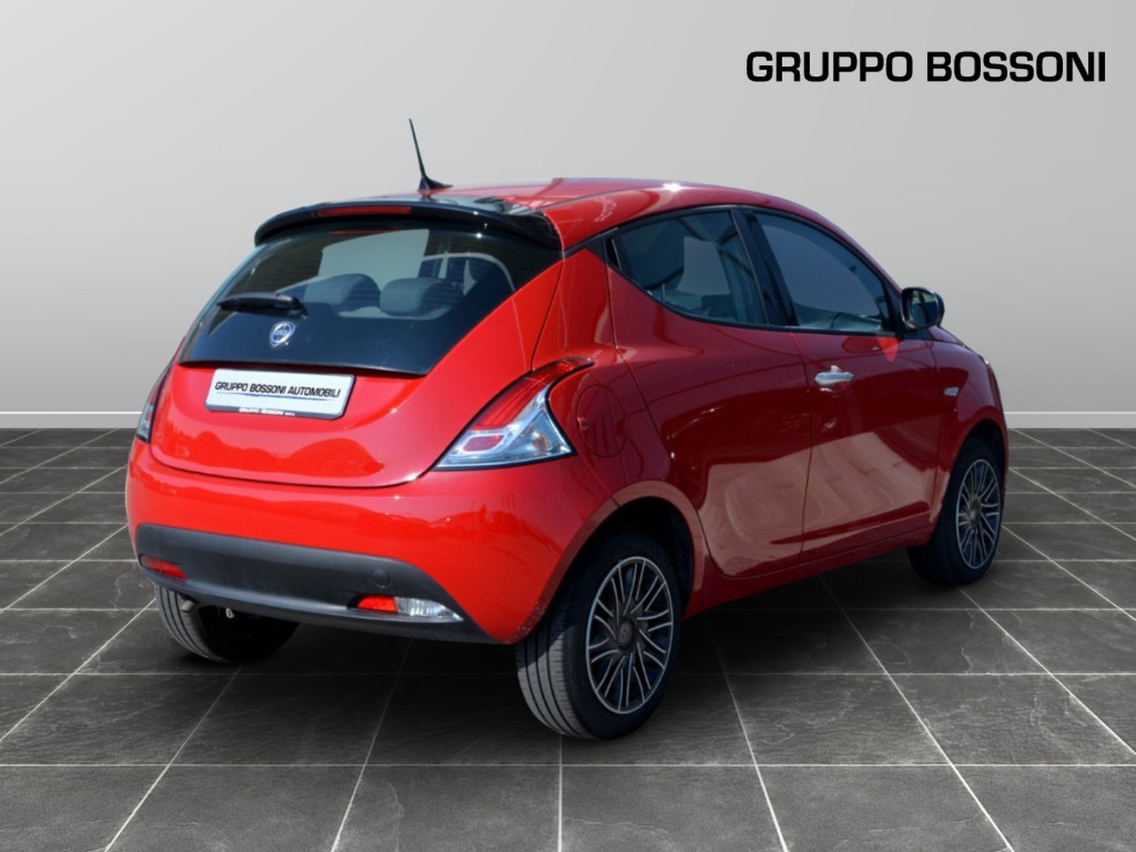 3 - Lancia Ypsilon 1.0 firefly hybrid 70cv oro s&s