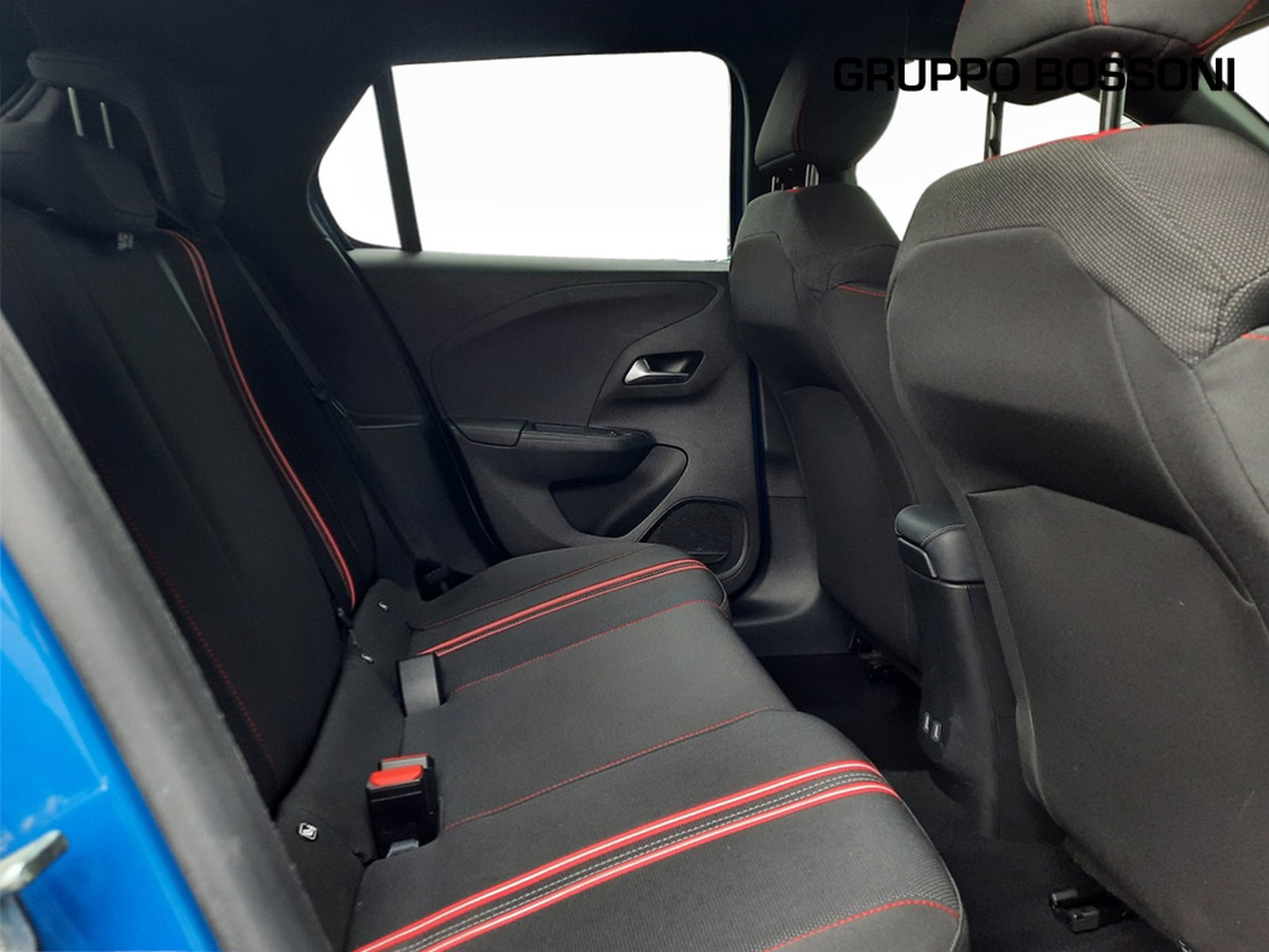 17 - Opel Corsa e- 5 porte gs line