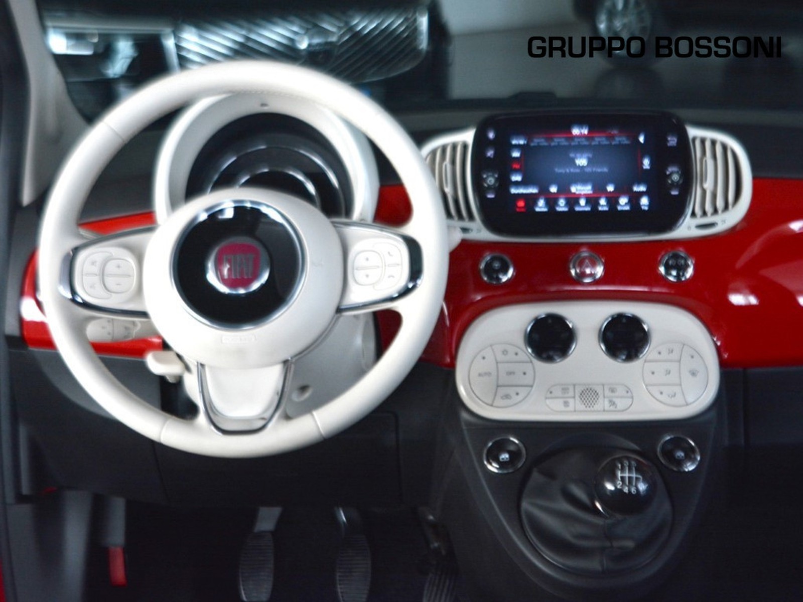 8 - Fiat 500 1.0 firefly hybrid 70cv dolcevita