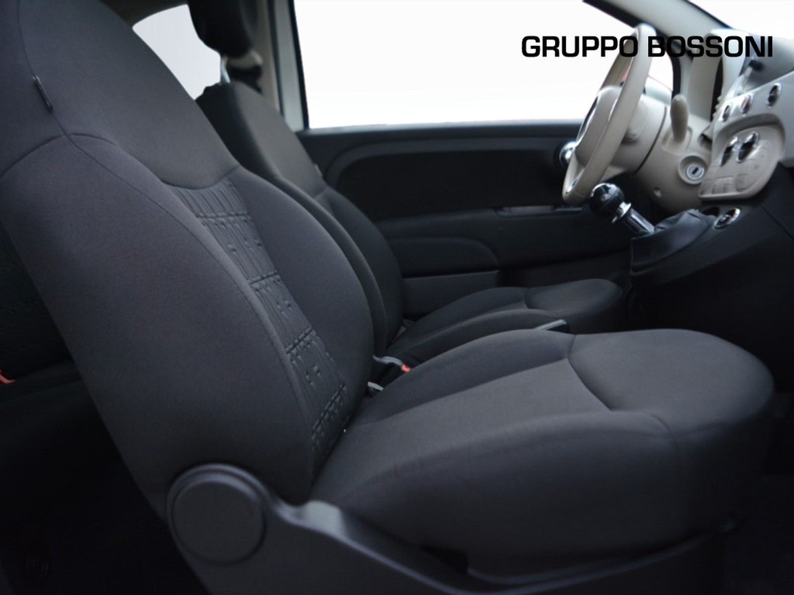 5 - Fiat 500 1.0 firefly hybrid 70cv dolcevita