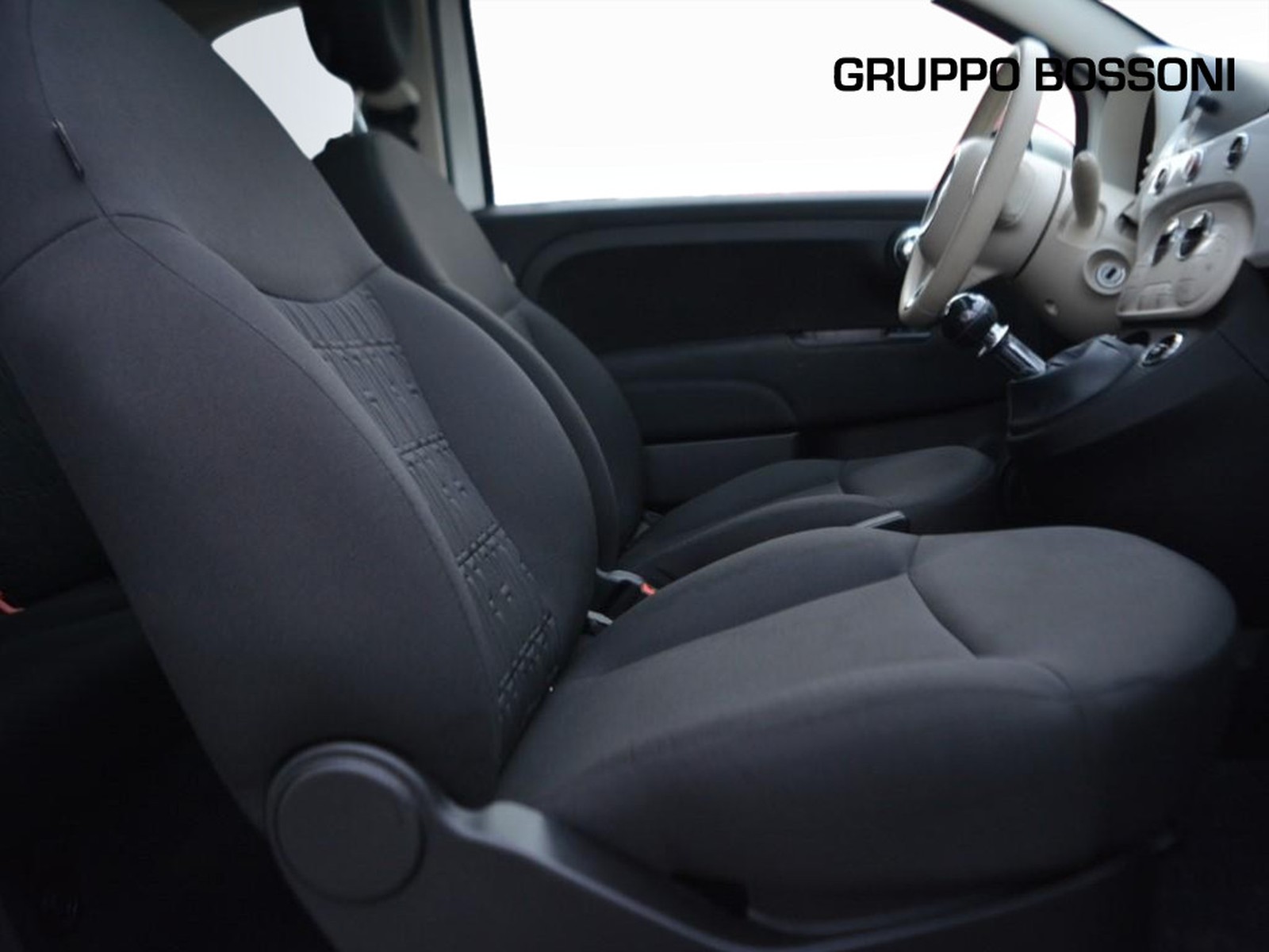 5 - Fiat 500 1.0 firefly hybrid 70cv dolcevita