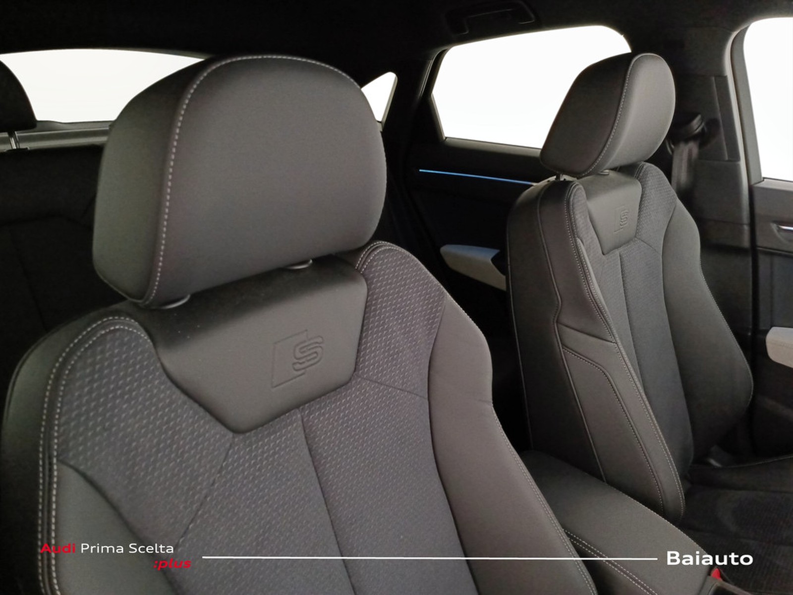 24 - Audi Q3 sportback 35 2.0 tdi s line edition s tronic