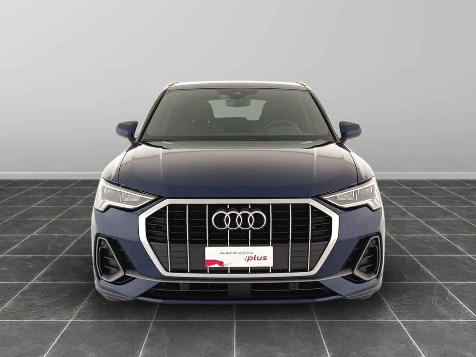 2 - Audi Q3 35 2.0 tdi s line edition s tronic